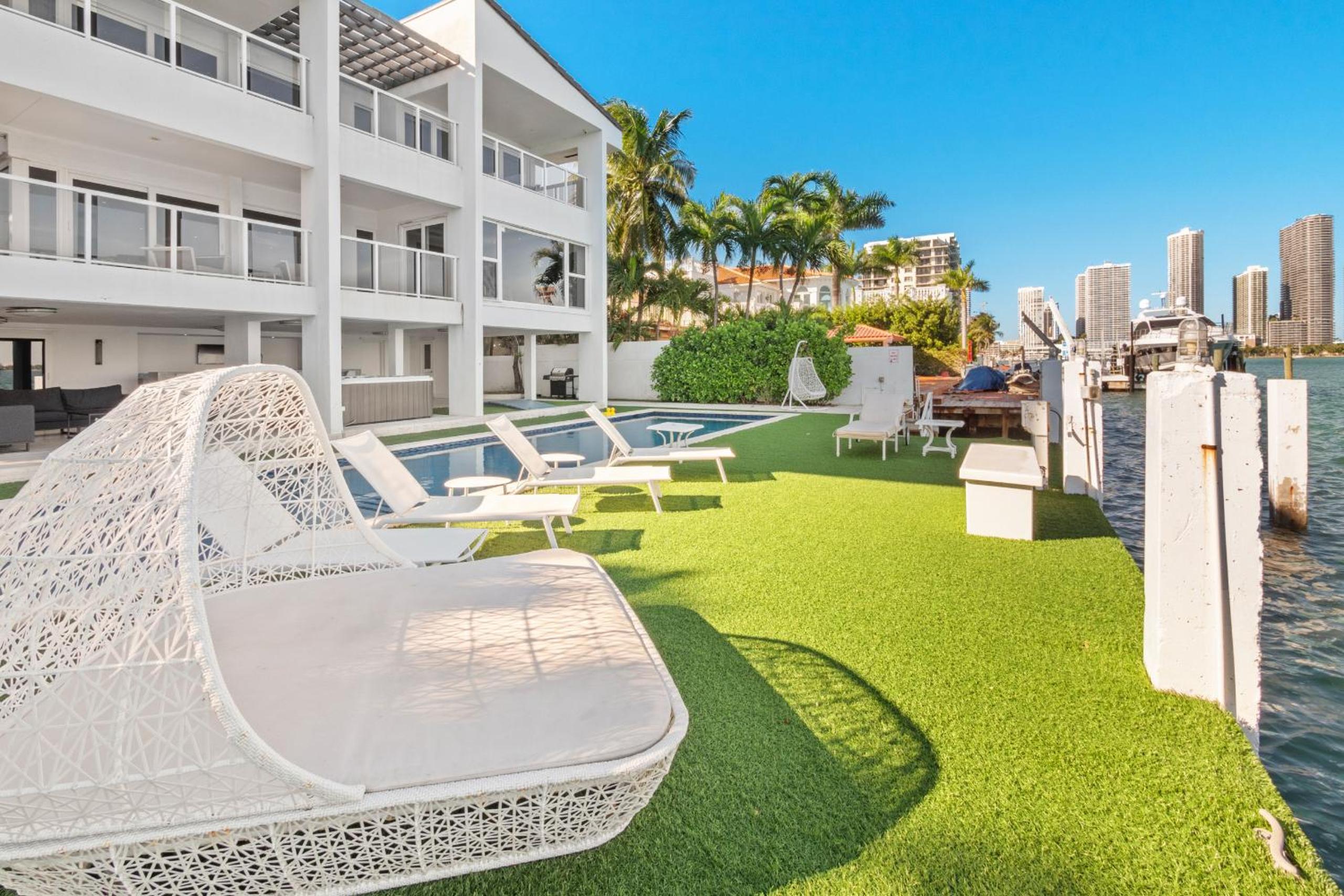Experience Opulence Your Exclusive Waterfront Sanctuary in Miami Beach