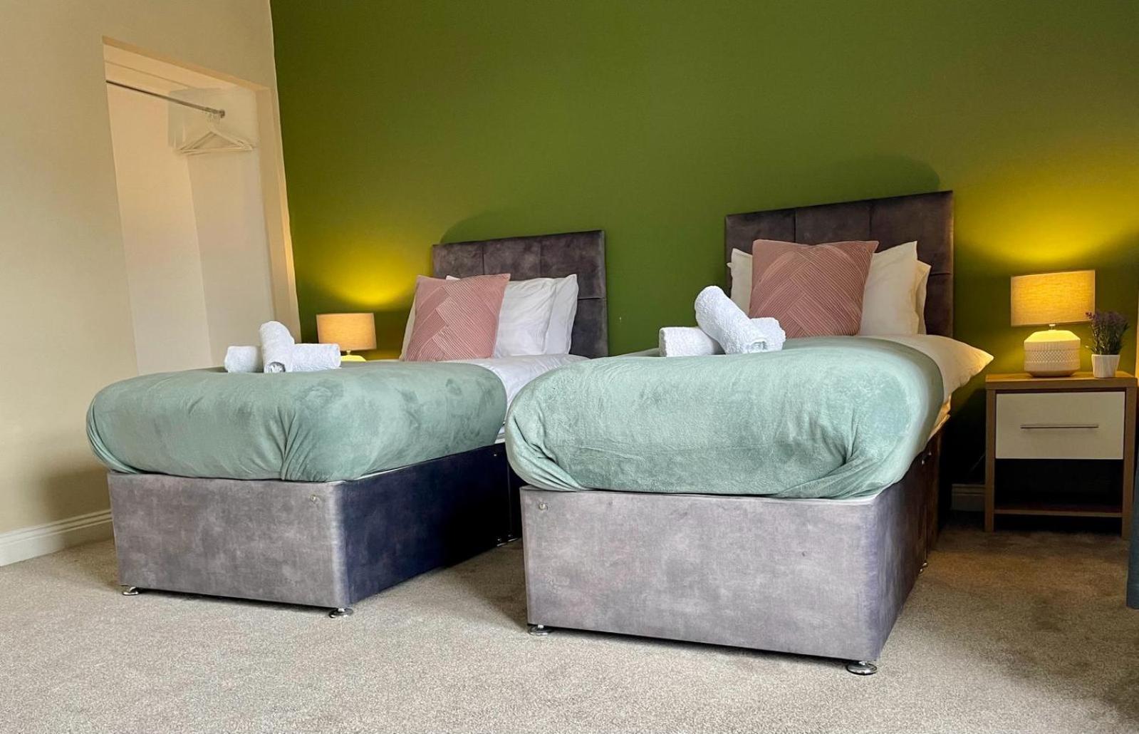 South Shields Vacations - Vibrant 3BR Coastal Haven near South Shields Beach - Property Image 7