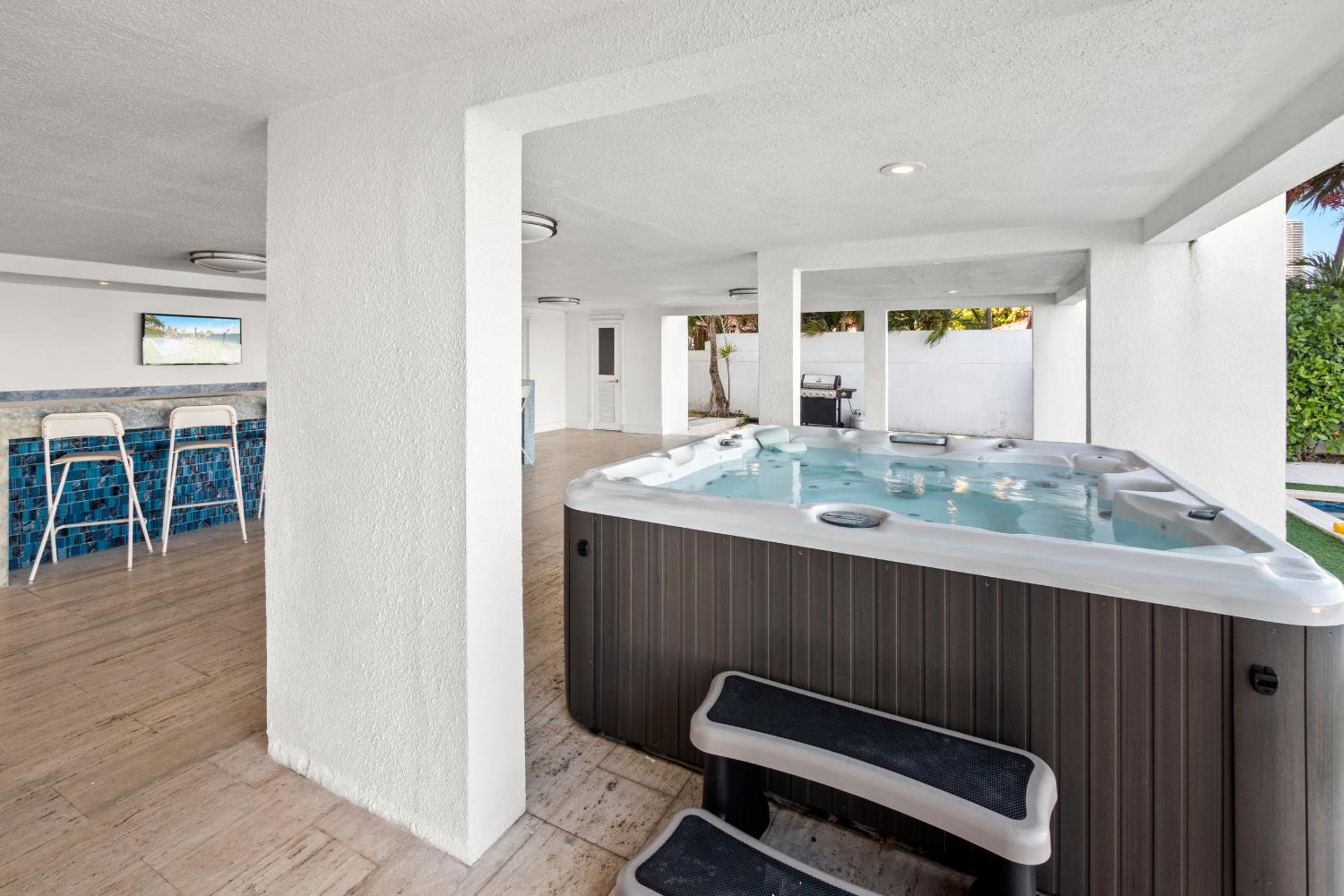 Experience Opulence Your Exclusive Waterfront Sanctuary in Miami Beach