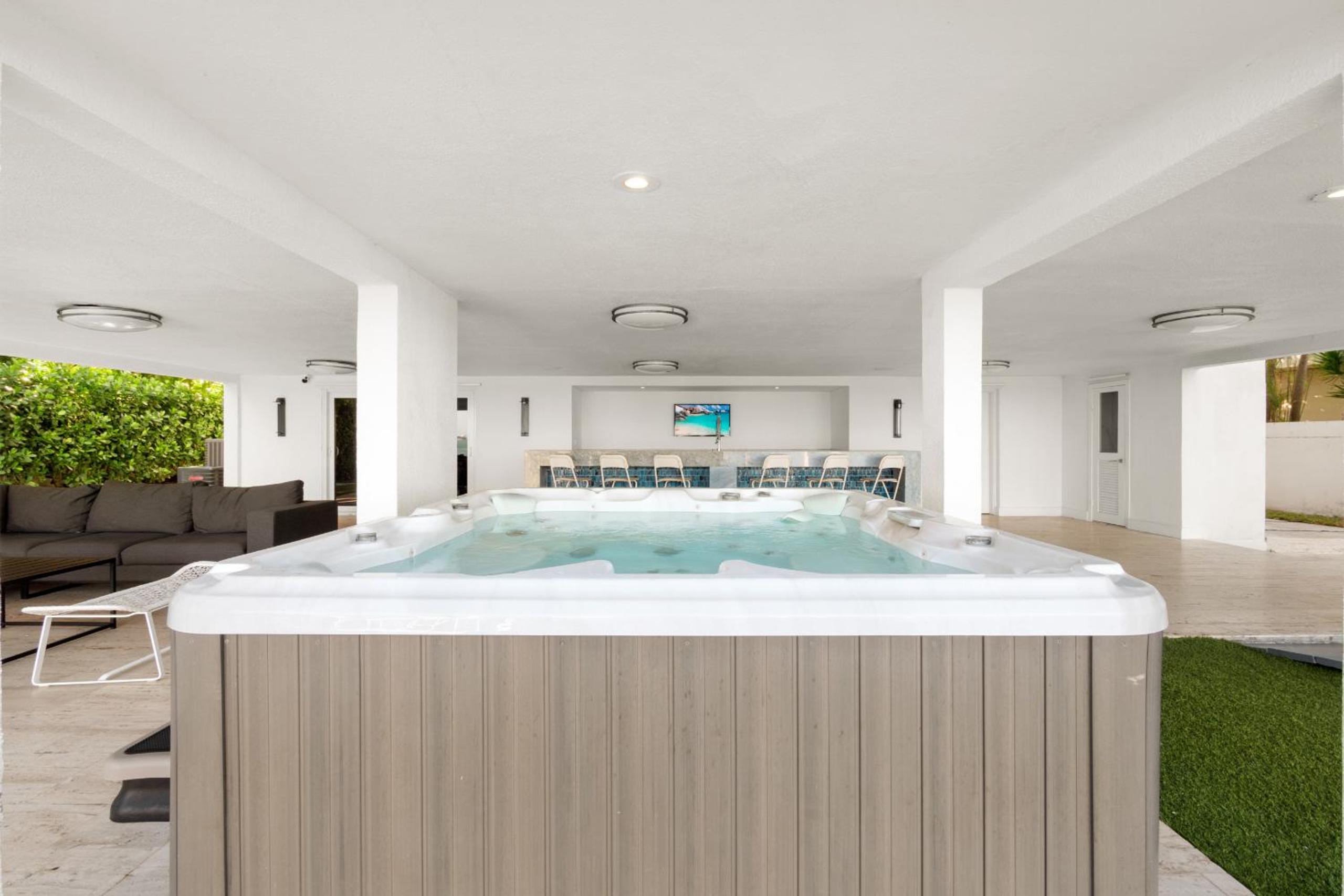 Experience Opulence Your Exclusive Waterfront Sanctuary in Miami Beach