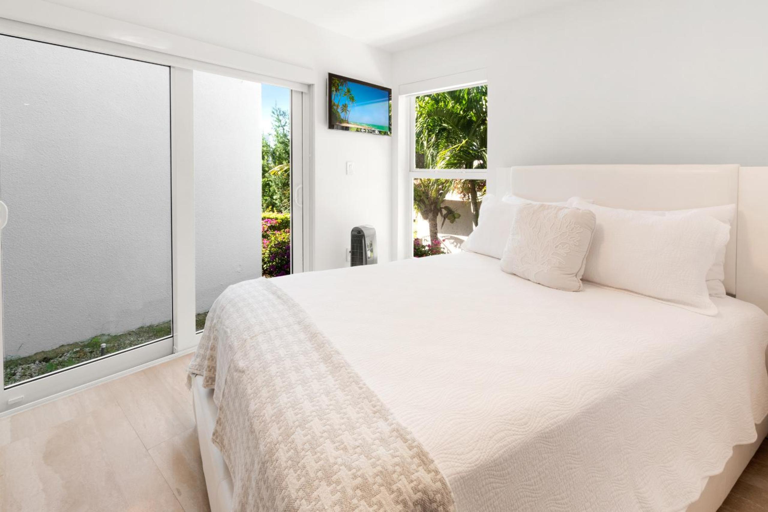 Experience Opulence Your Exclusive Waterfront Sanctuary in Miami Beach