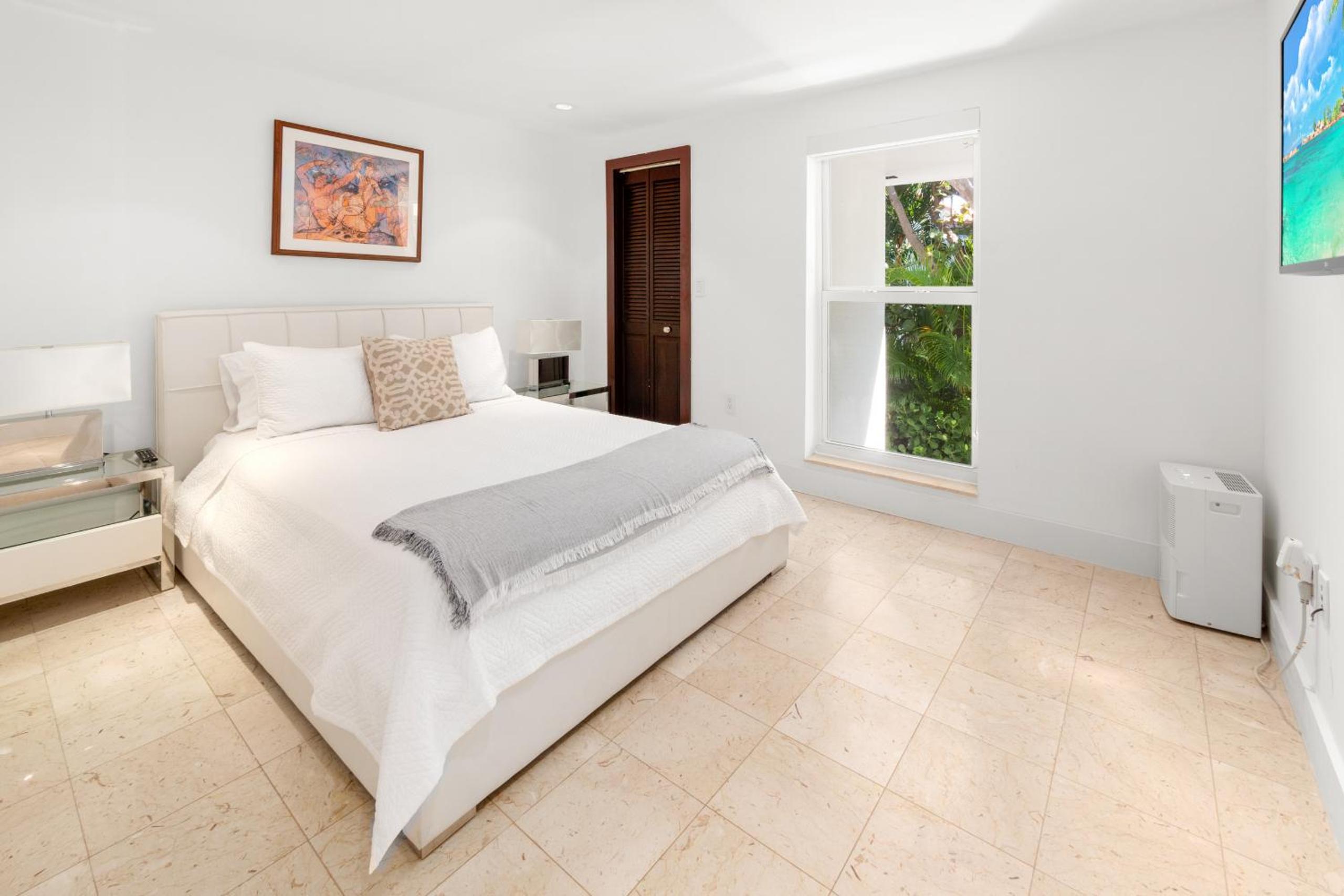 Experience Opulence Your Exclusive Waterfront Sanctuary in Miami Beach