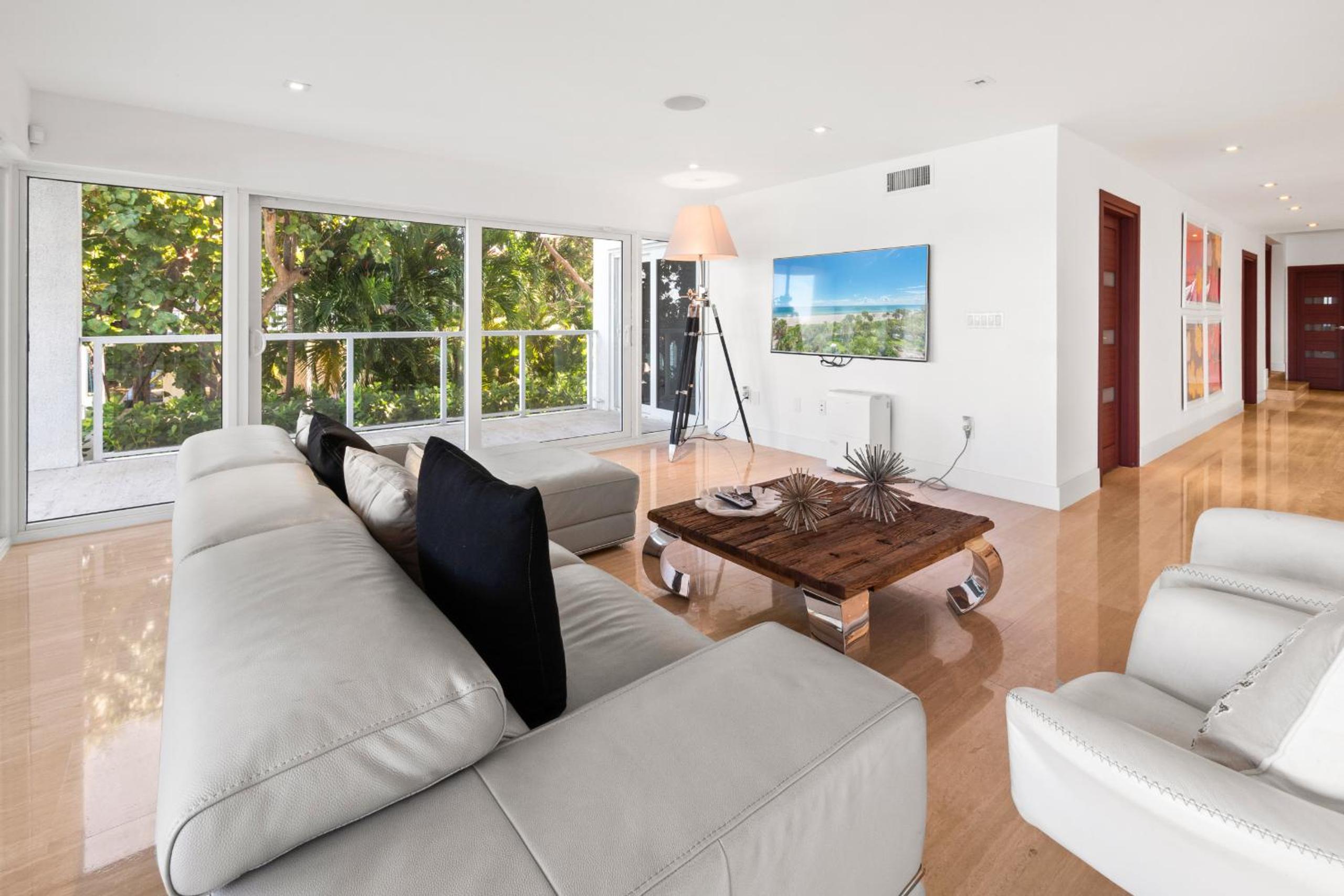 Experience Opulence Your Exclusive Waterfront Sanctuary in Miami Beach