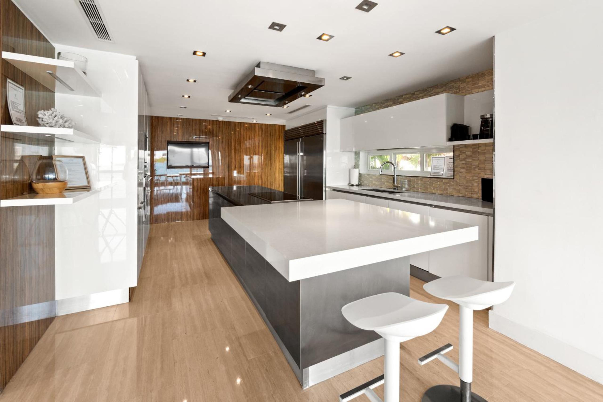 Experience Opulence Your Exclusive Waterfront Sanctuary in Miami Beach