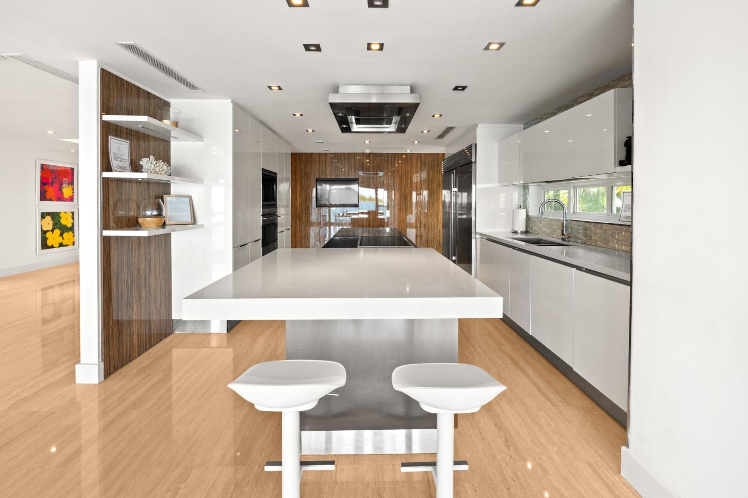 Experience Opulence Your Exclusive Waterfront Sanctuary in Miami Beach