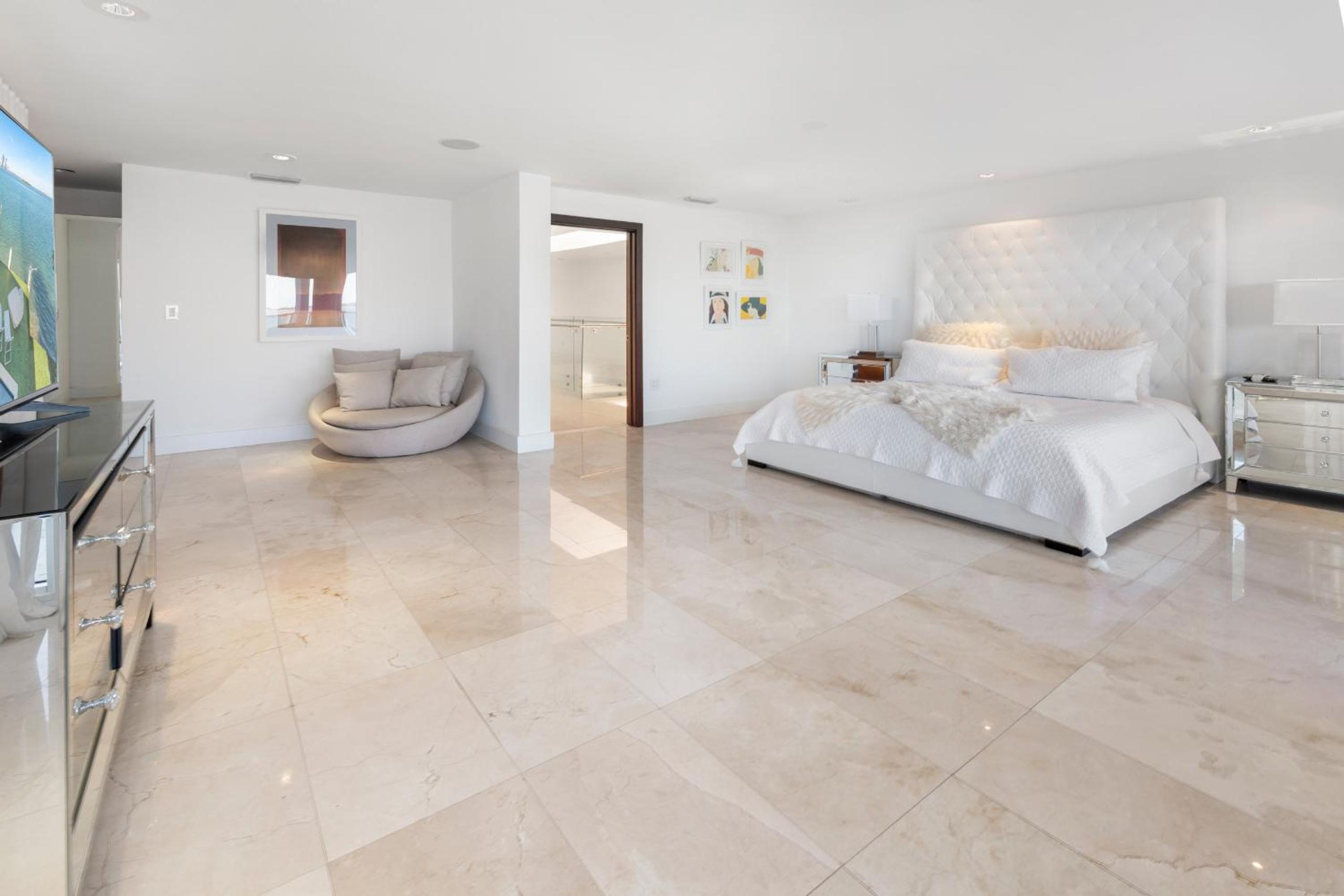 Experience Opulence Your Exclusive Waterfront Sanctuary in Miami Beach