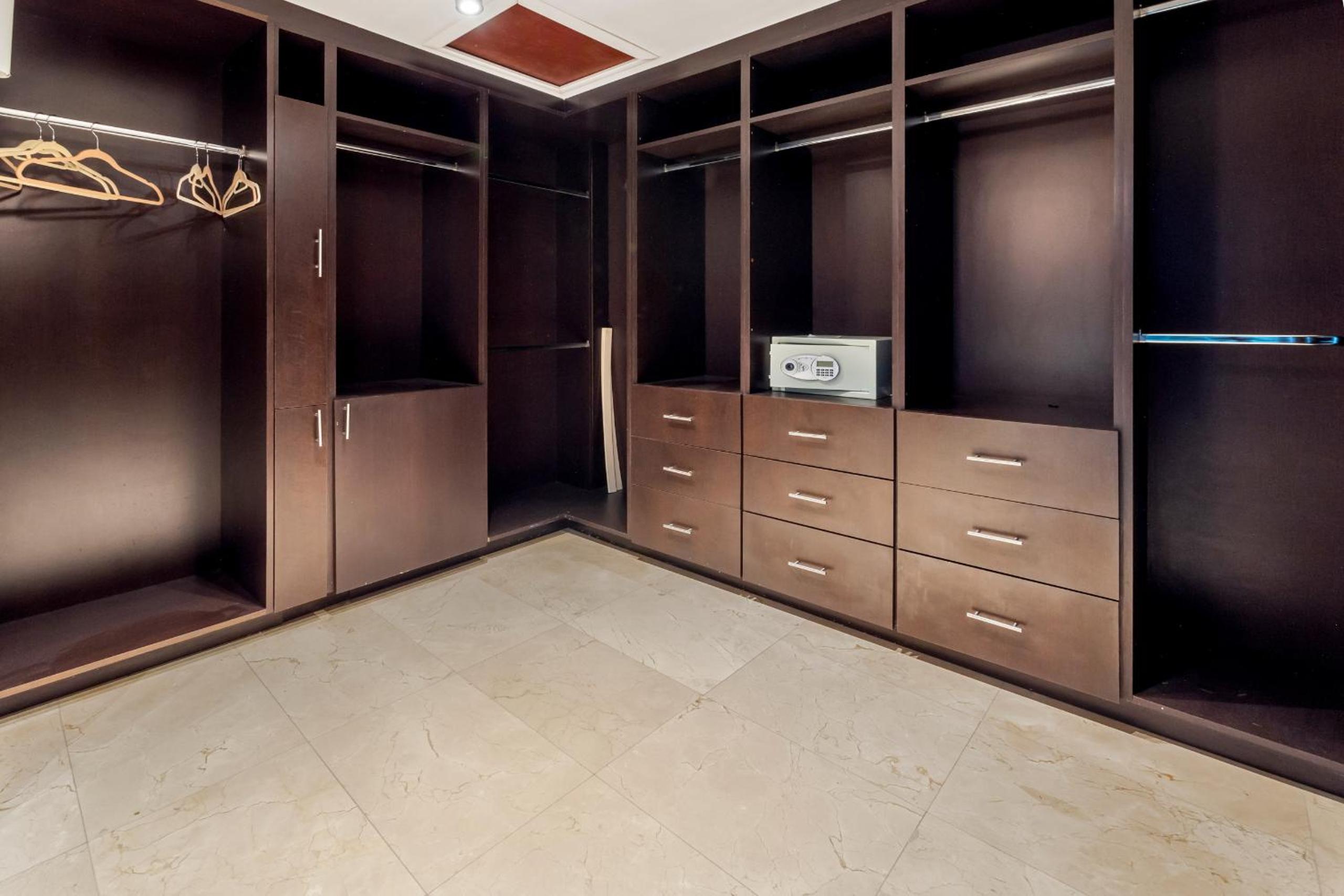 Experience Opulence Your Exclusive Waterfront Sanctuary in Miami Beach