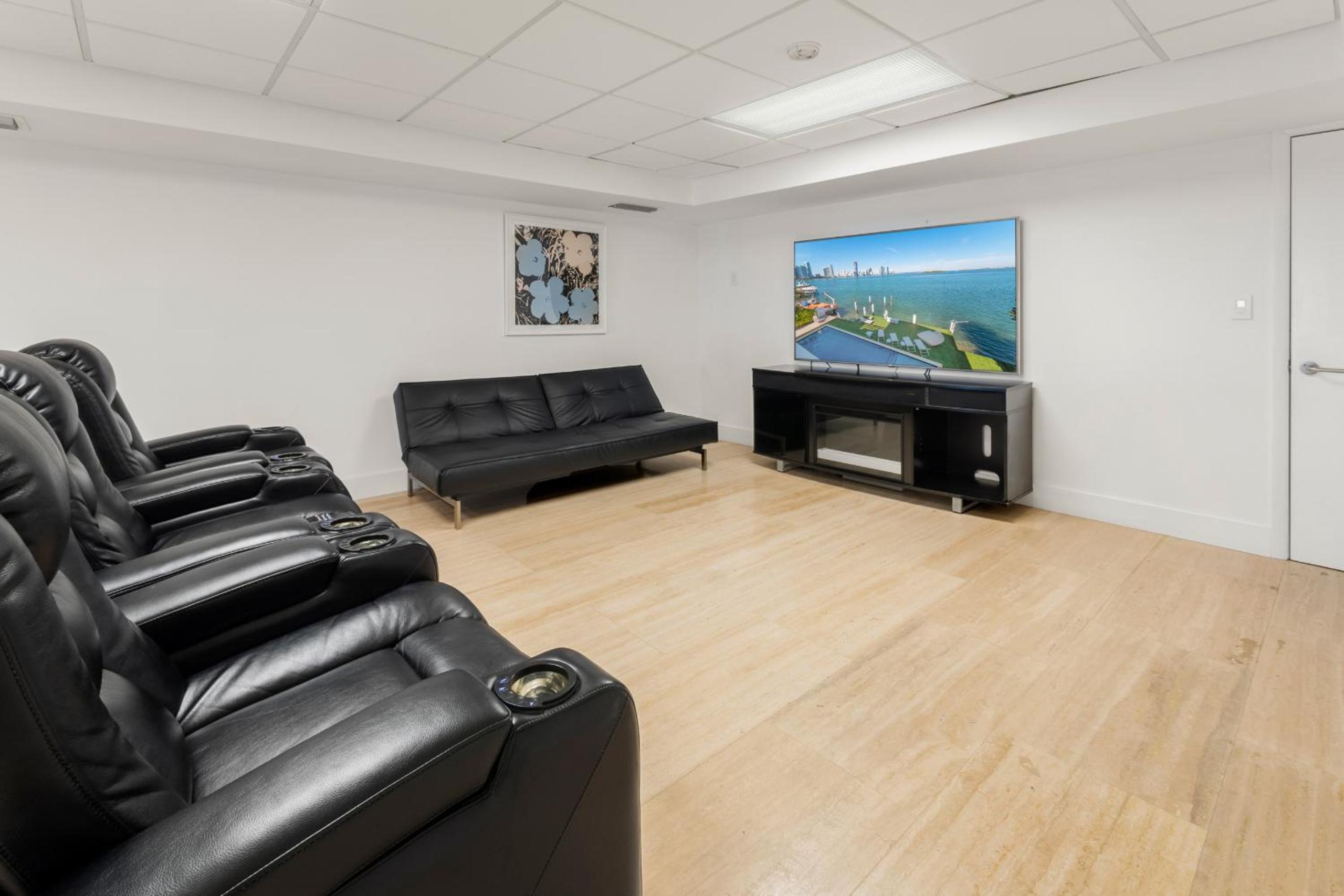 Experience Opulence Your Exclusive Waterfront Sanctuary in Miami Beach