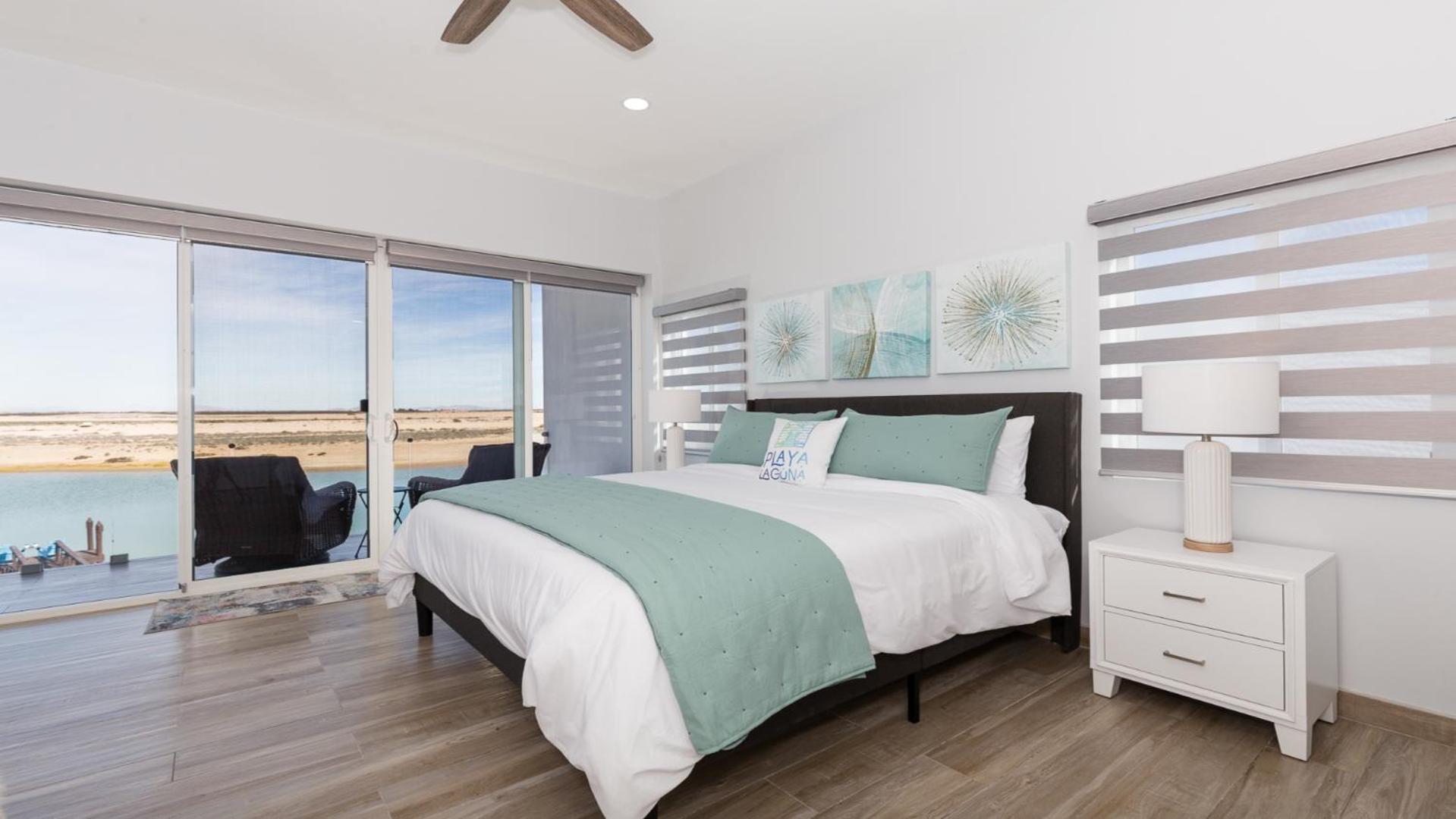 Luxury Retreat Playa Laguna: 5-Bedroom Bliss view 5