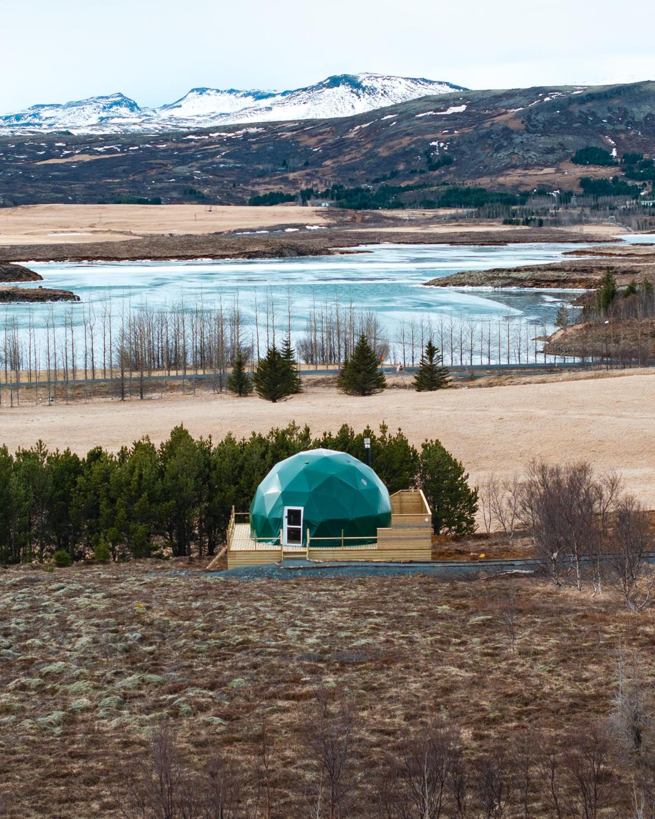 Hotel Golden Circle Domes - Lake View - Image 1