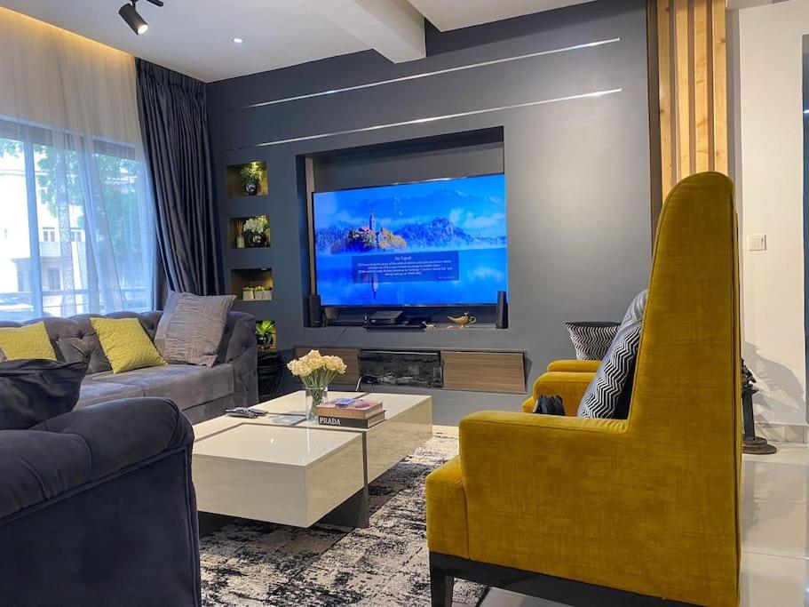 1803GalleryHouse view 2