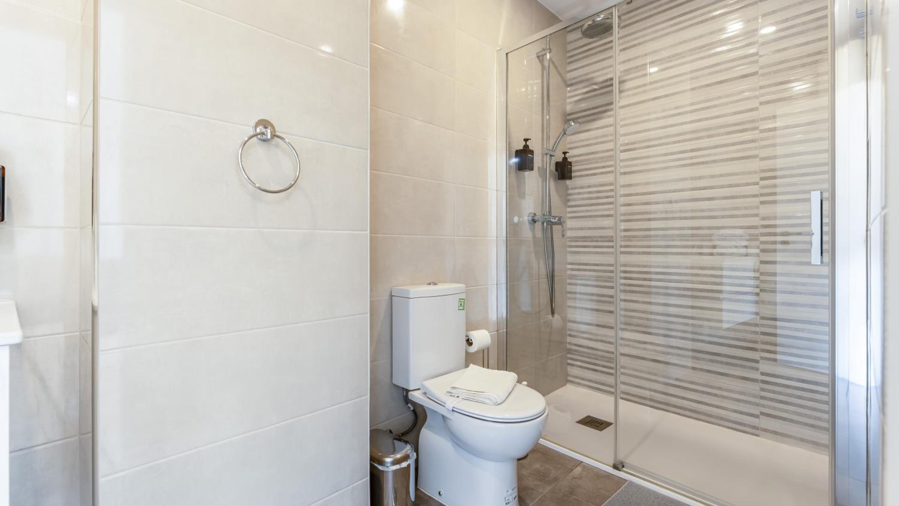 Modern Retreat 1 in Faro by Lovelystay view 3
