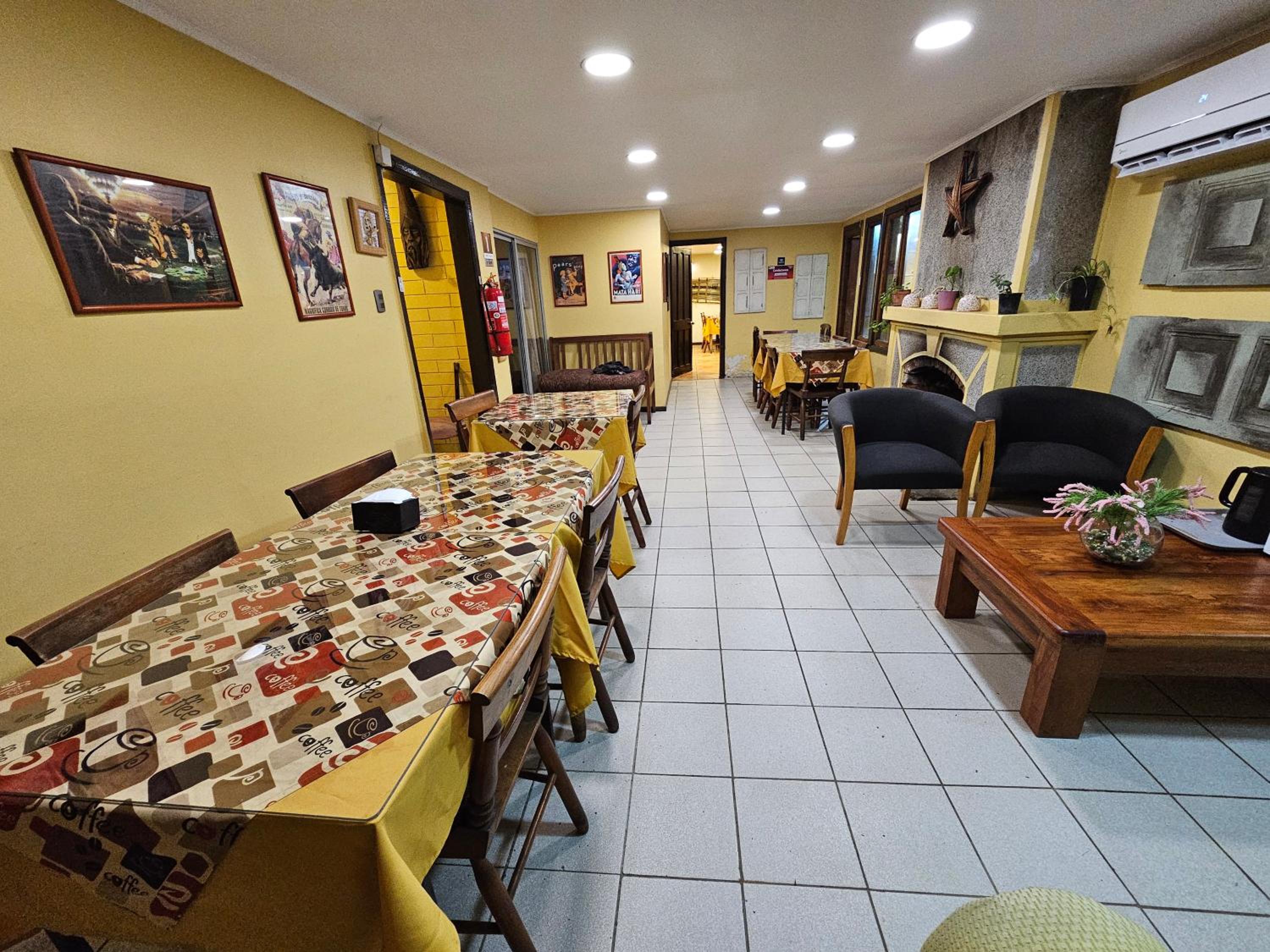 Hostal Aleros