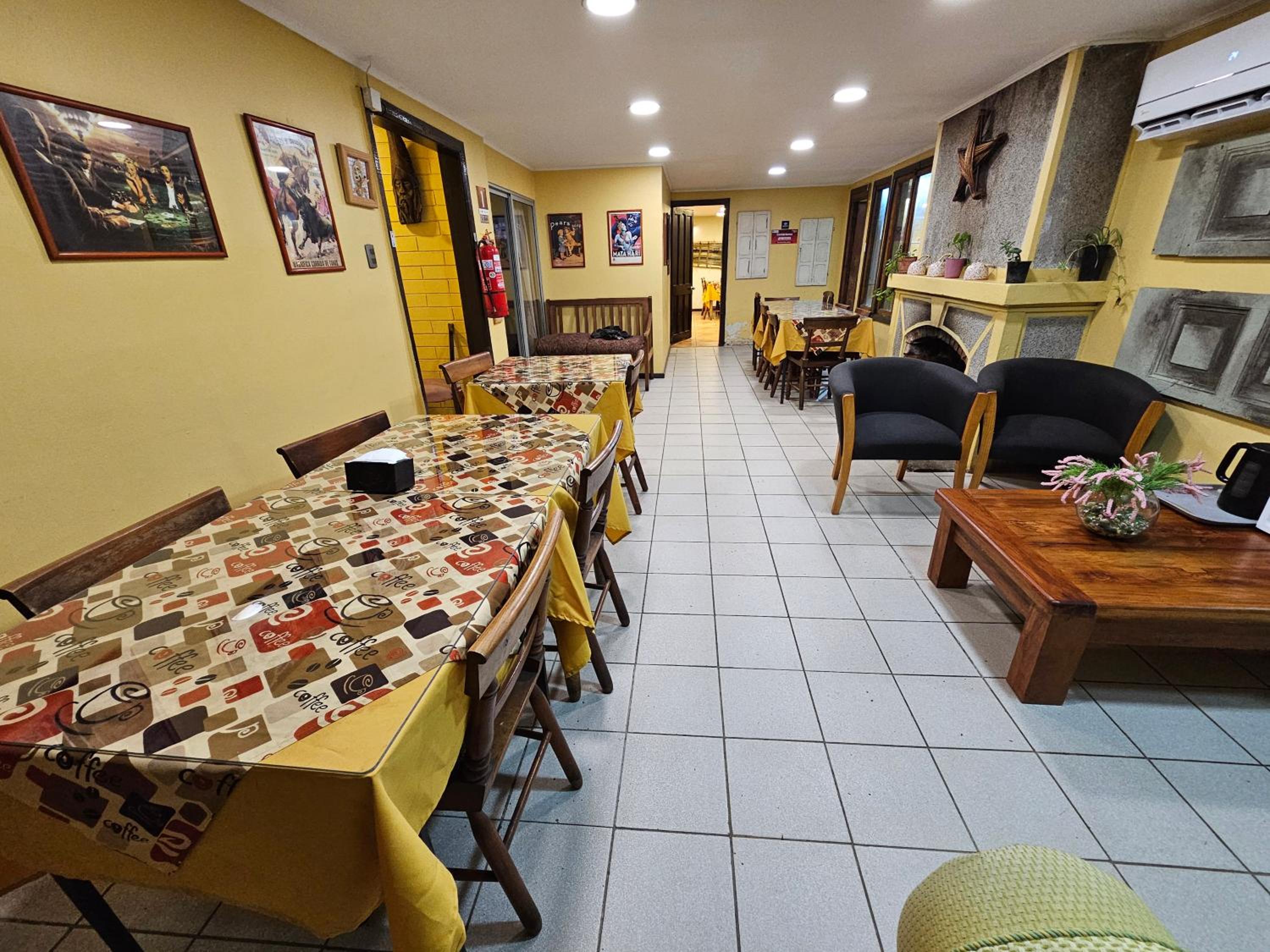 Hostal Aleros