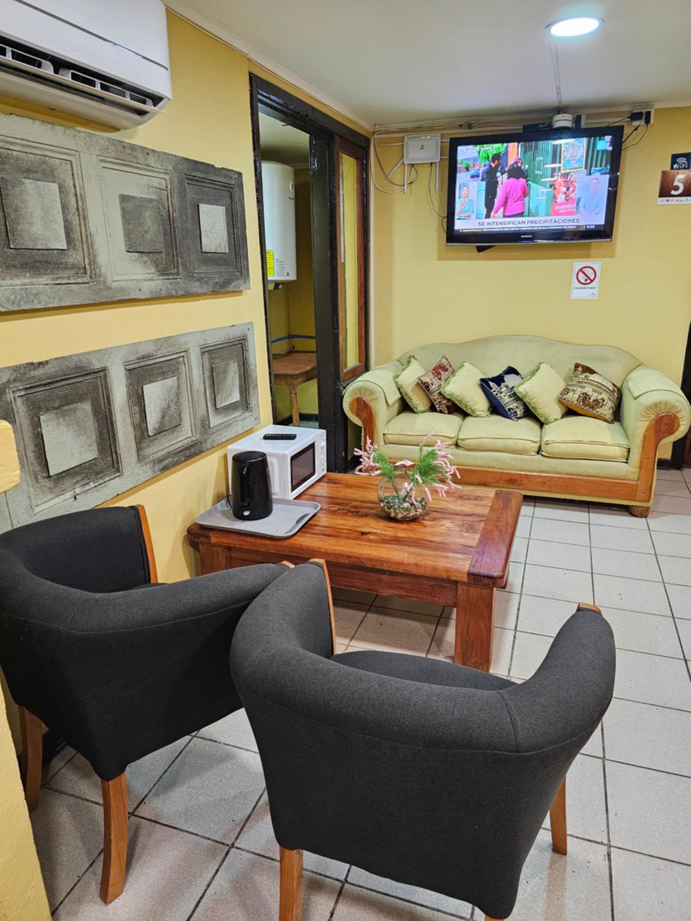 Hostal Aleros
