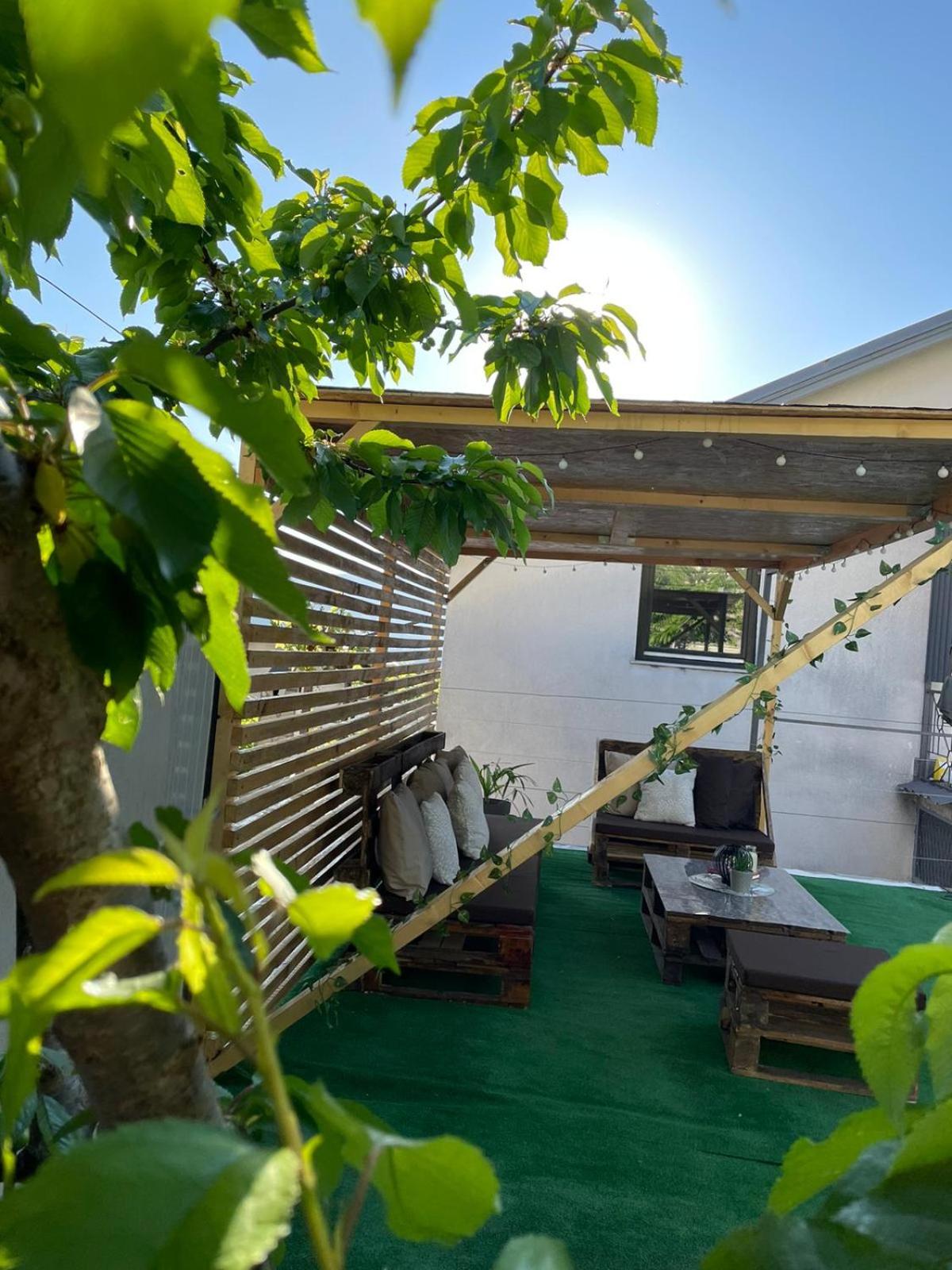 Hills Holiday House