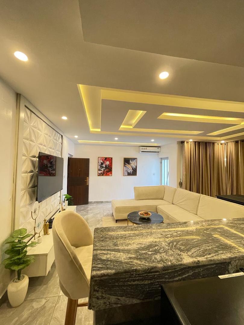Bonds apartment