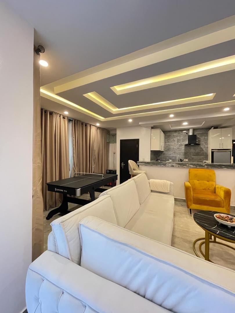 Bonds apartment