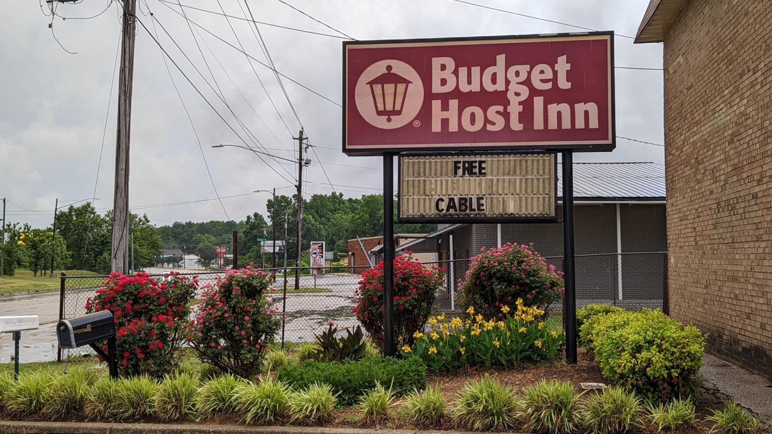 Henderson Vacations - Budget Host Inn - Property Image 1