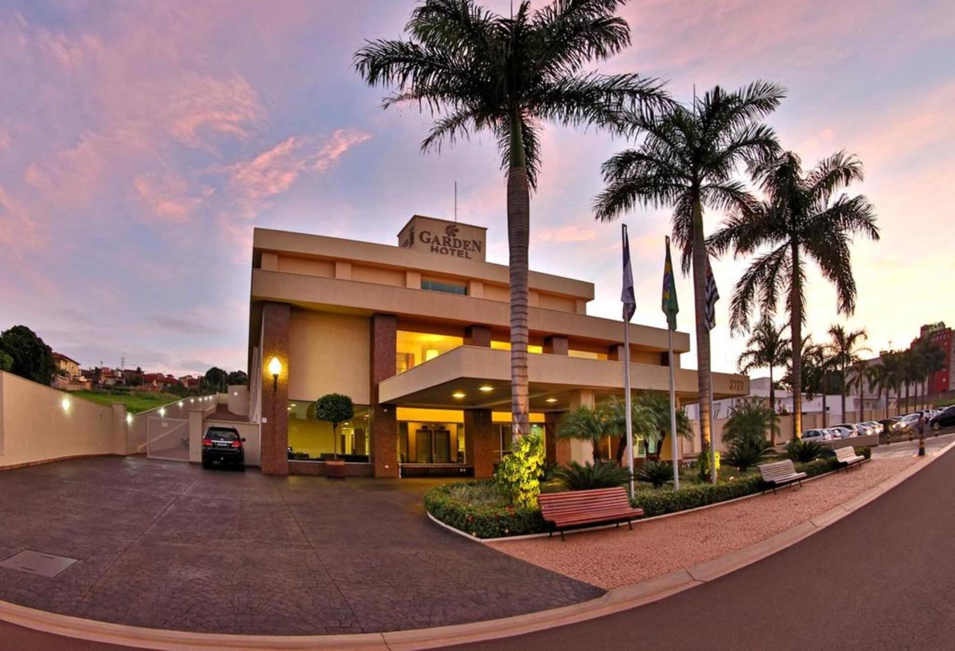 Hotel Garden Hotel - Image 1