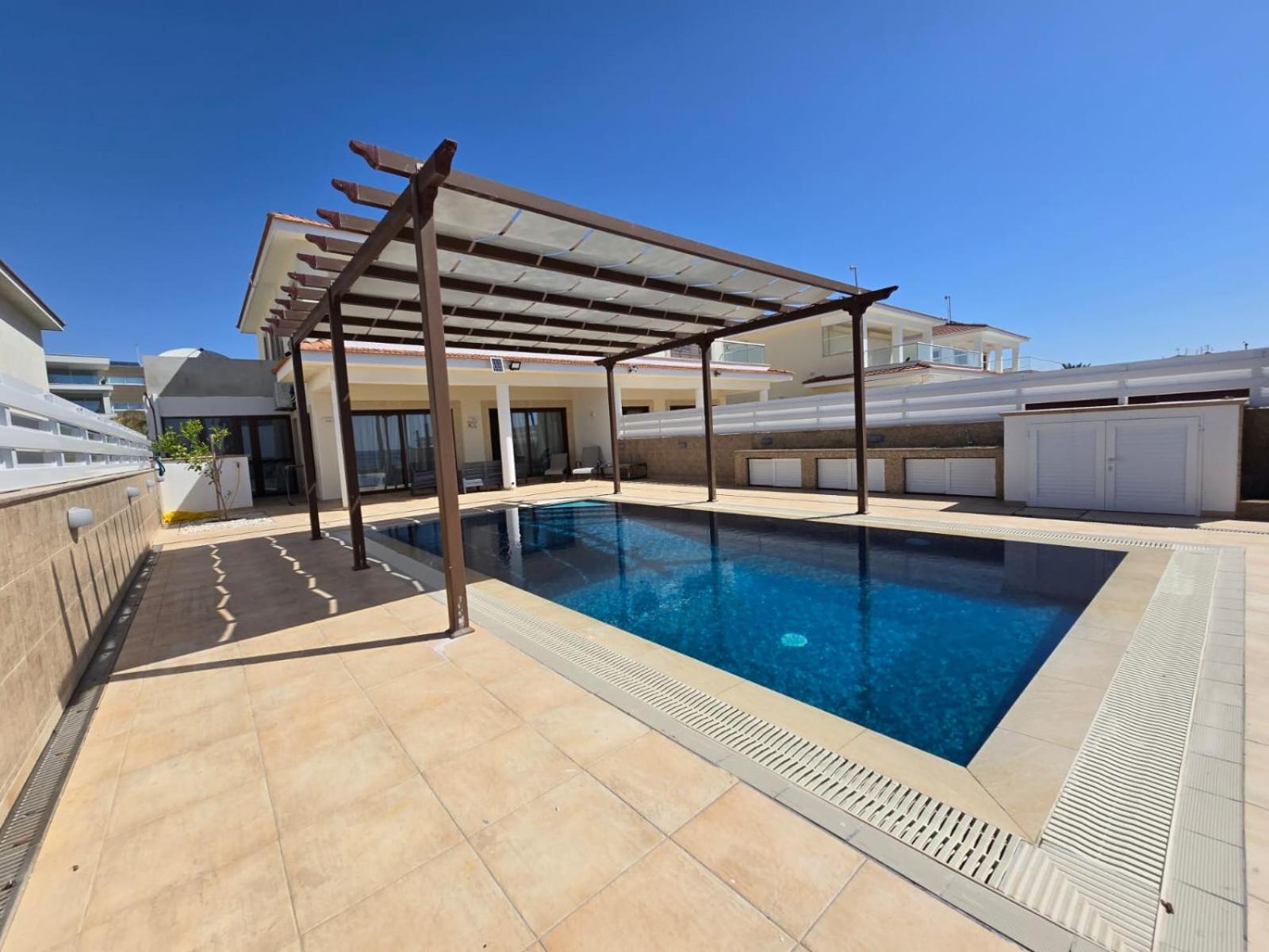 Fabulous beach front house with pool