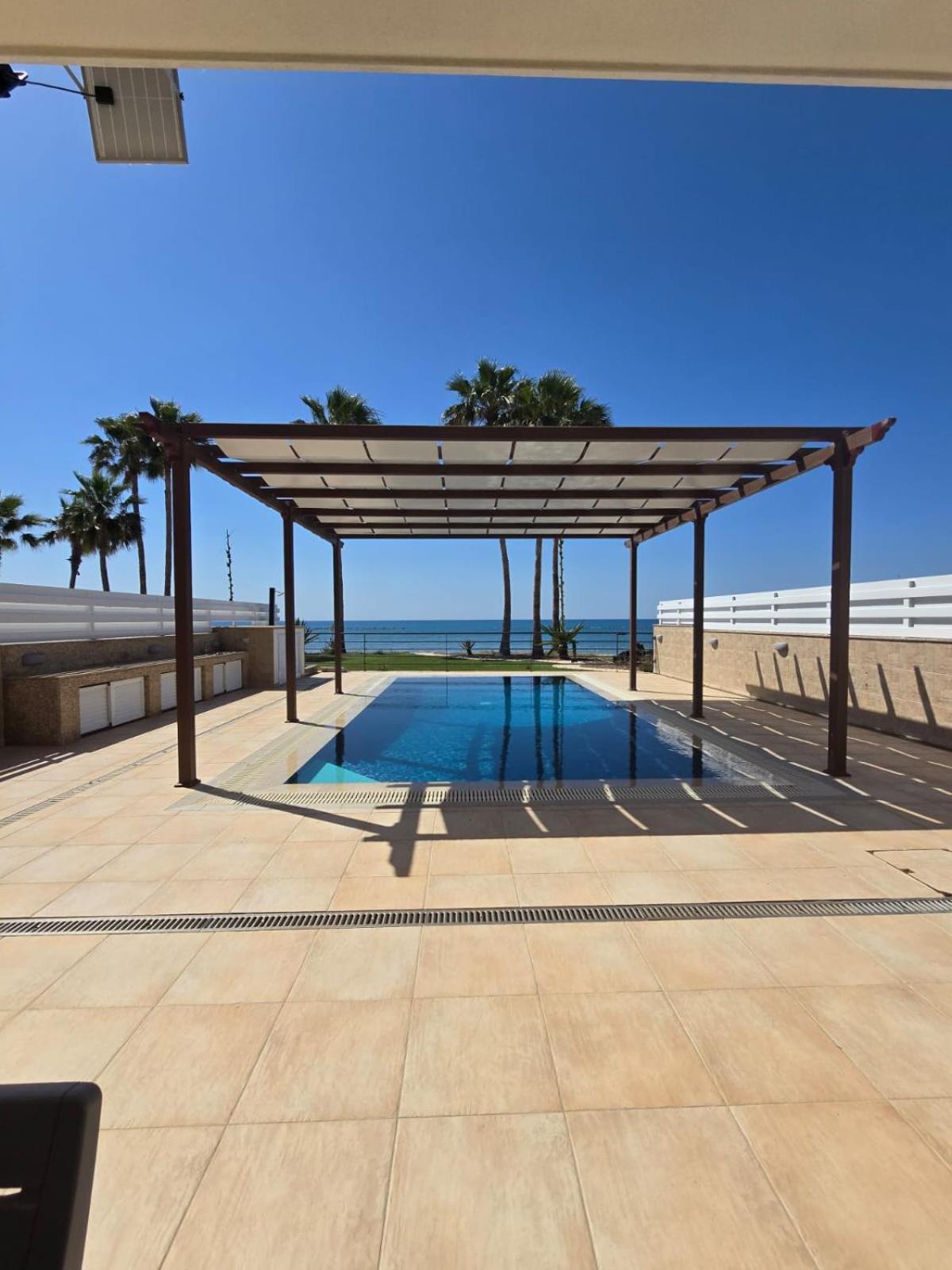 Fabulous beach front house with pool