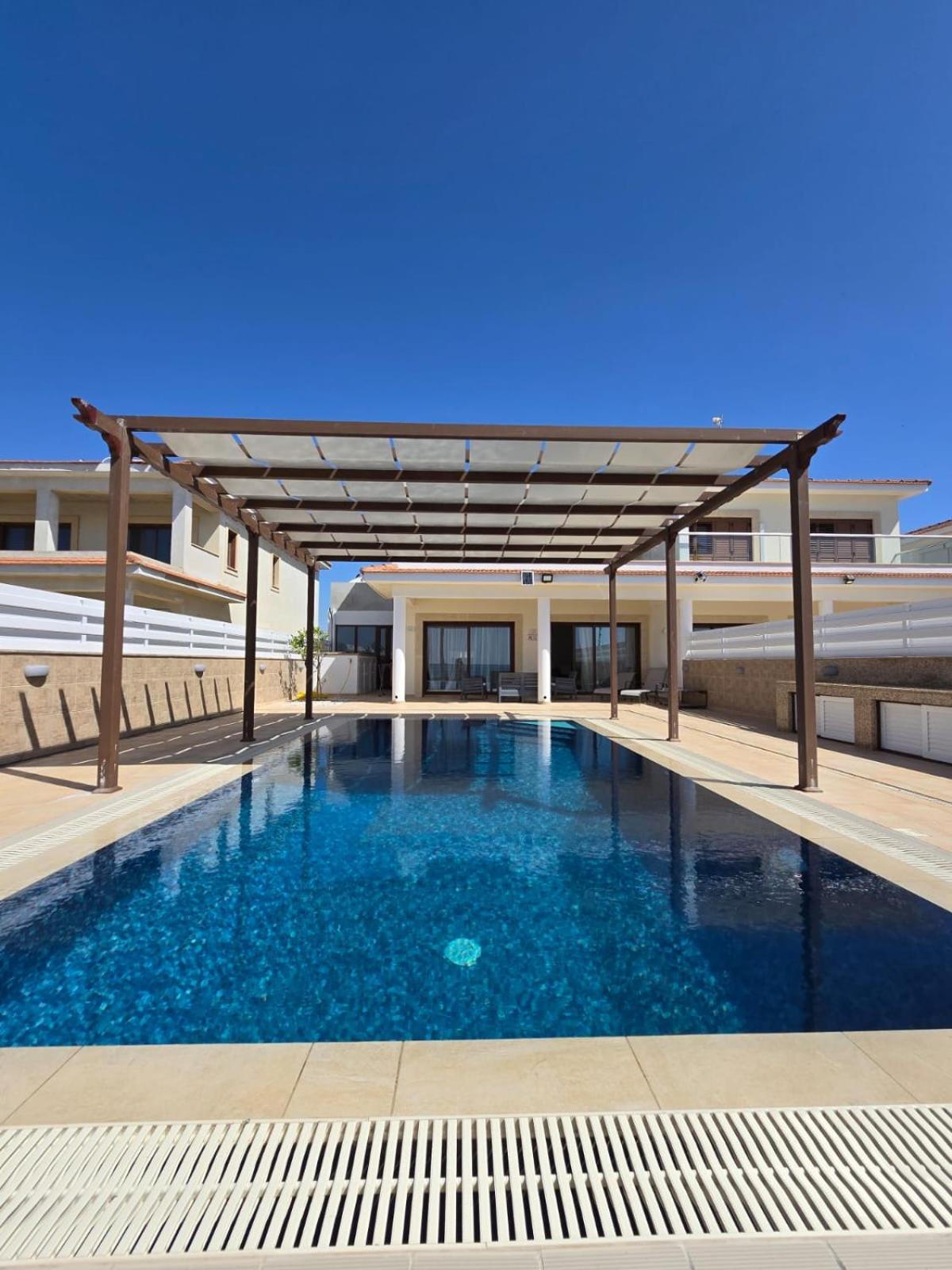 Fabulous beach front house with pool