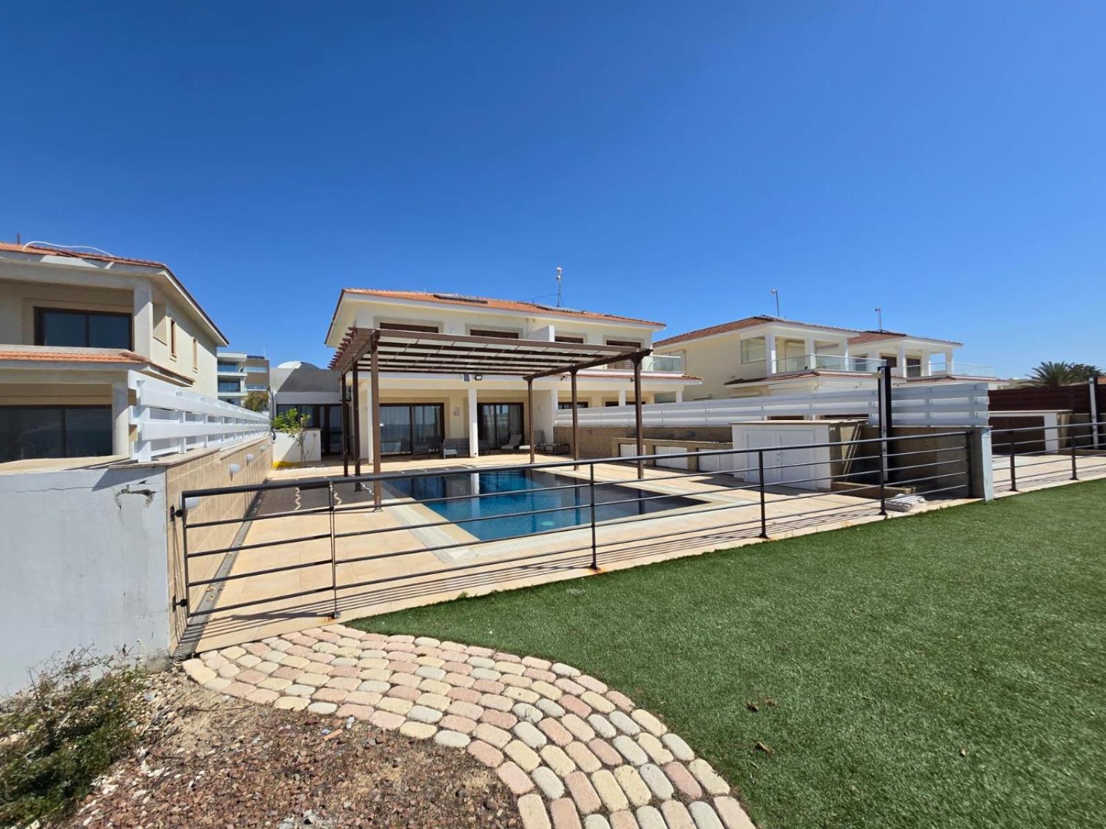 Fabulous beach front house with pool
