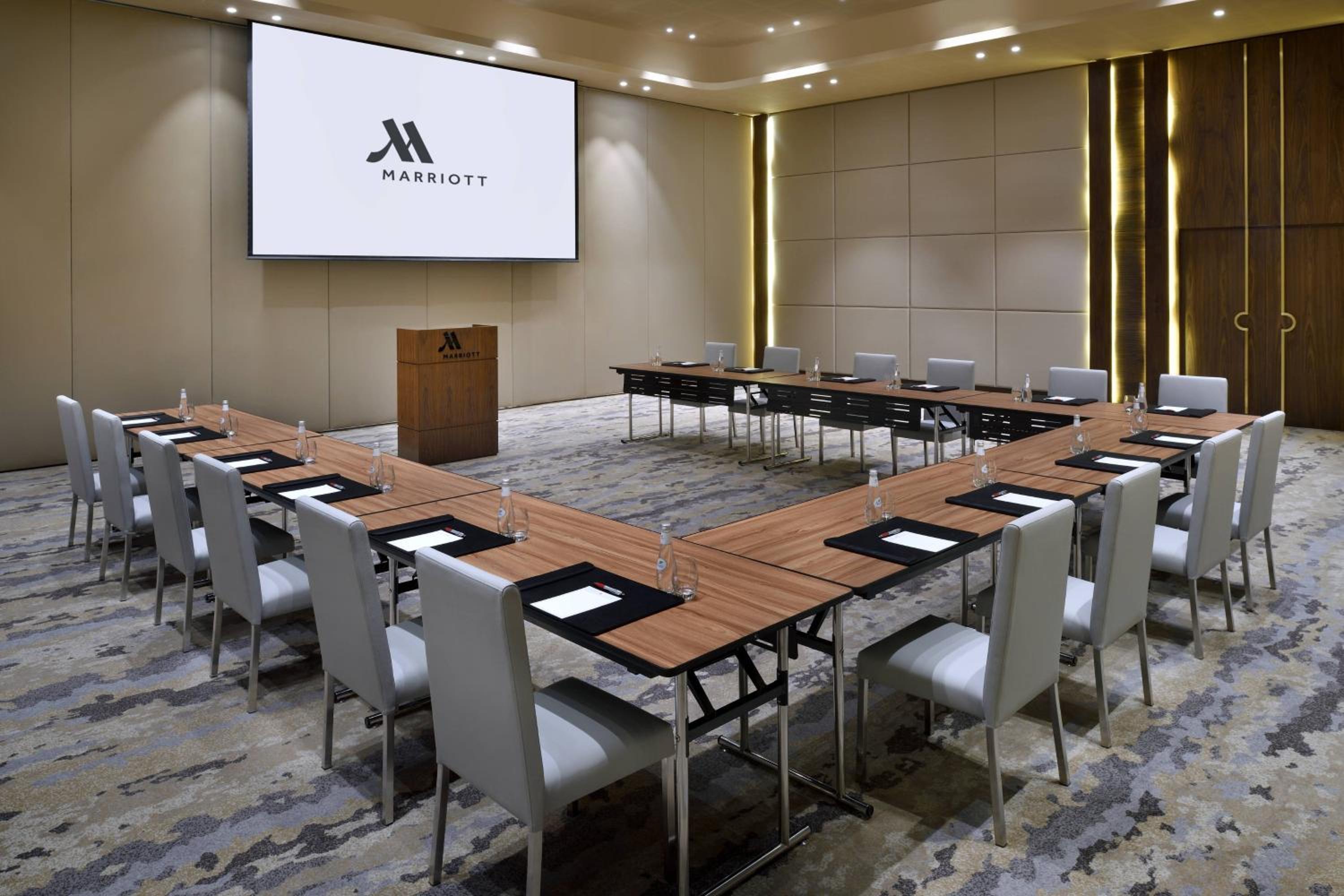 Riyadh Diplomatic Quarter - Marriott Executive Apartments 105