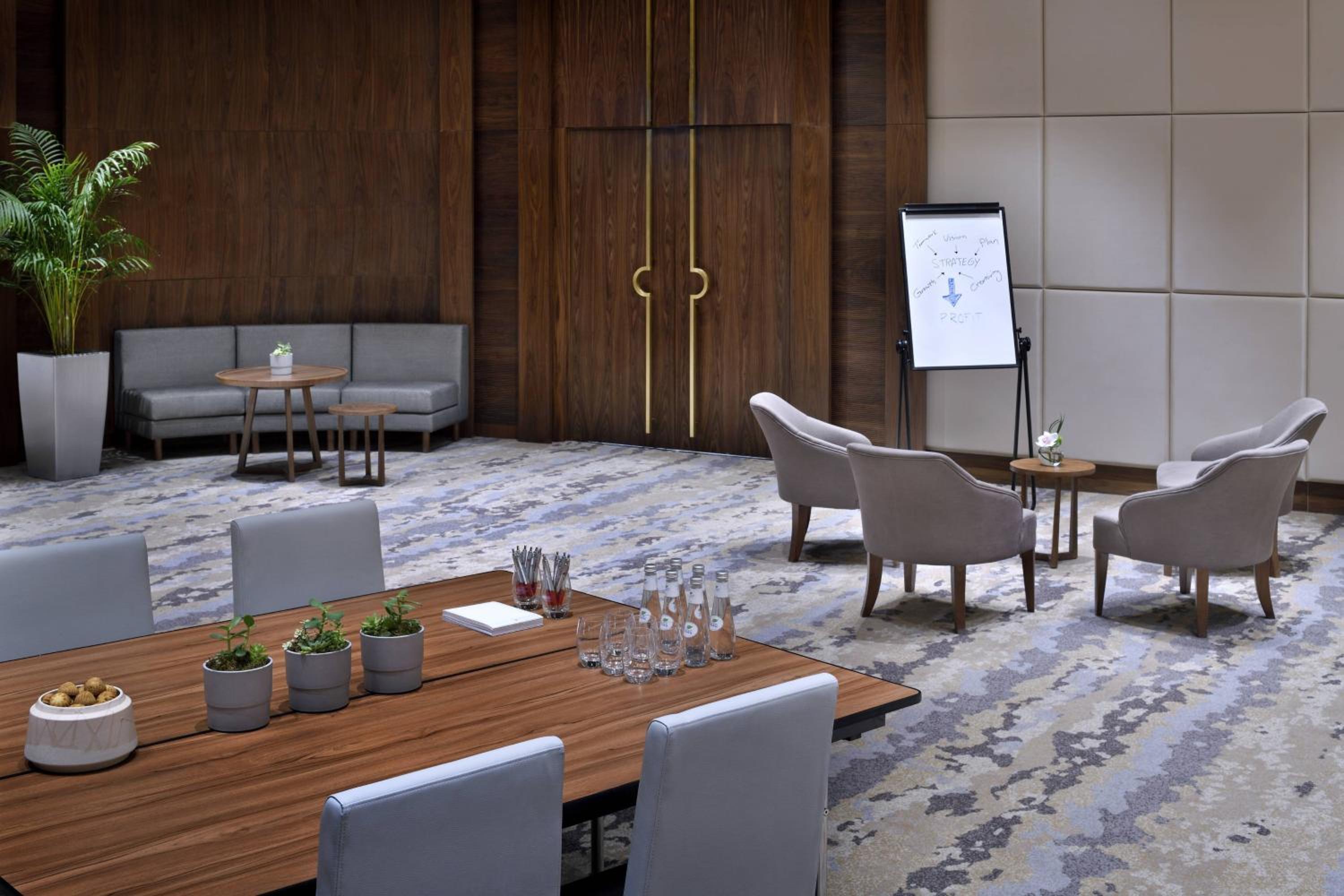 Riyadh Diplomatic Quarter - Marriott Executive Apartments 106