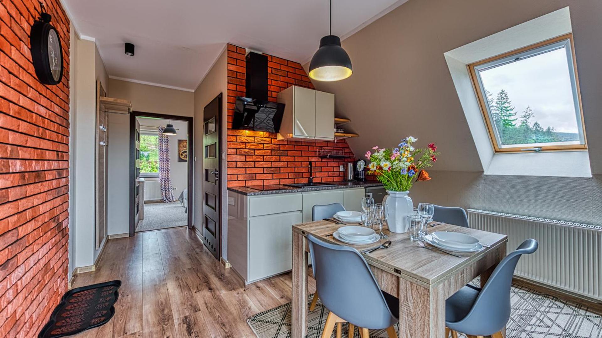 ROYAL APARTS Villa Vika Apartamenty Górskie z ogrodem
