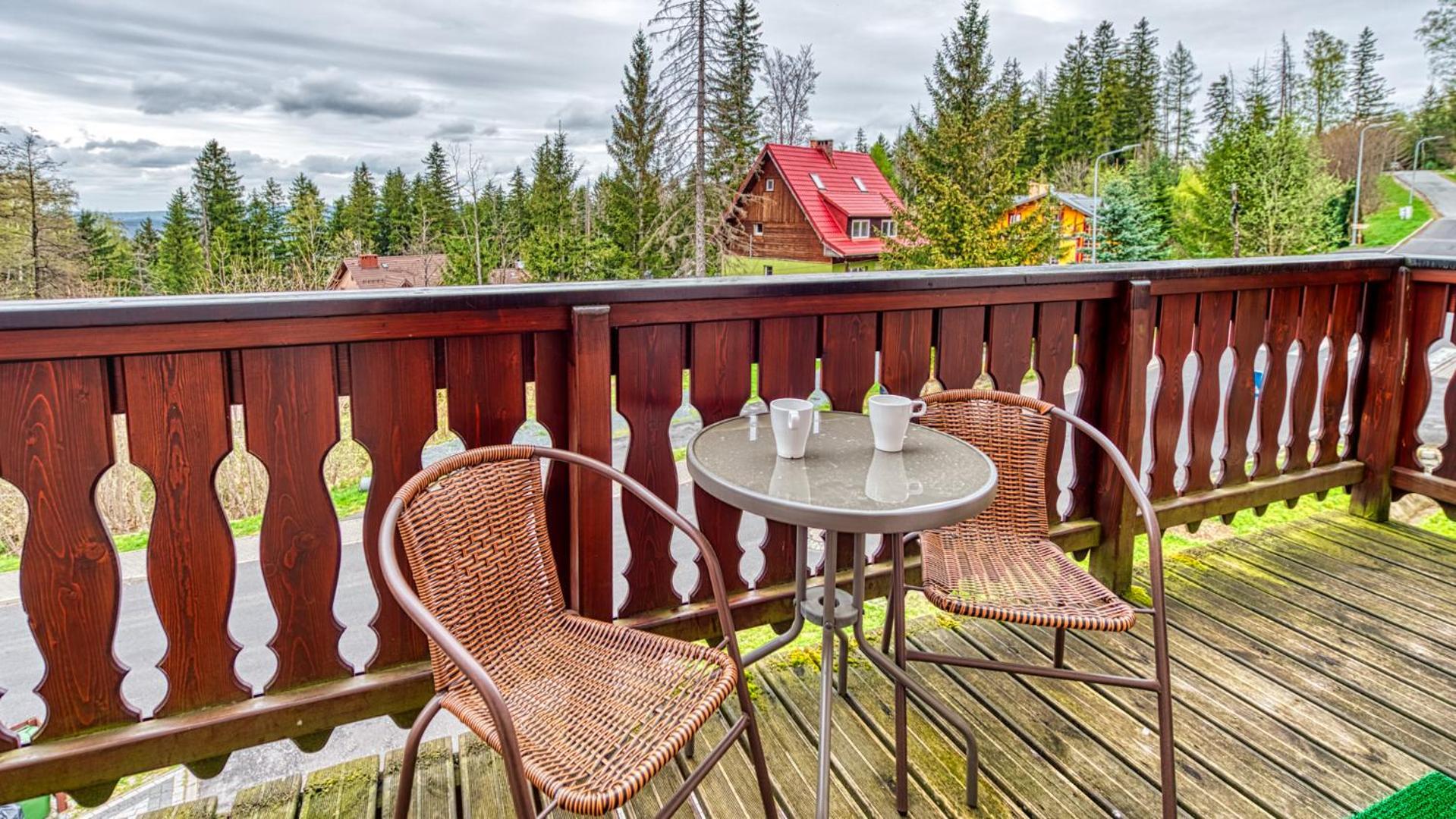 ROYAL APARTS Villa Vika Apartamenty Górskie z ogrodem