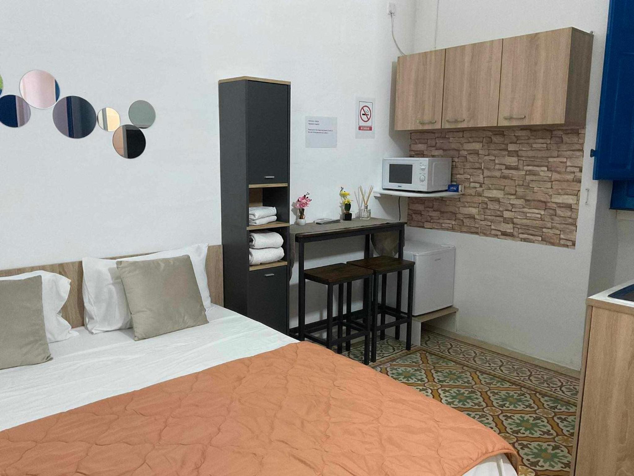 TRADITIONAL MALTESE STUDIO GZIRA view 2