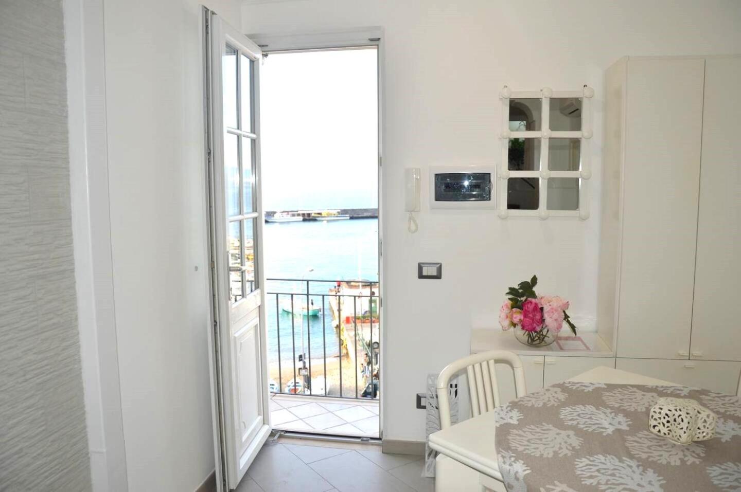 Donna Rosa Capri - Charming House by the Sea view 5