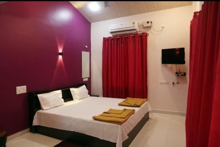 CLASSIC ANAND Bungalow-Imperial Suite Tarkarli view 2