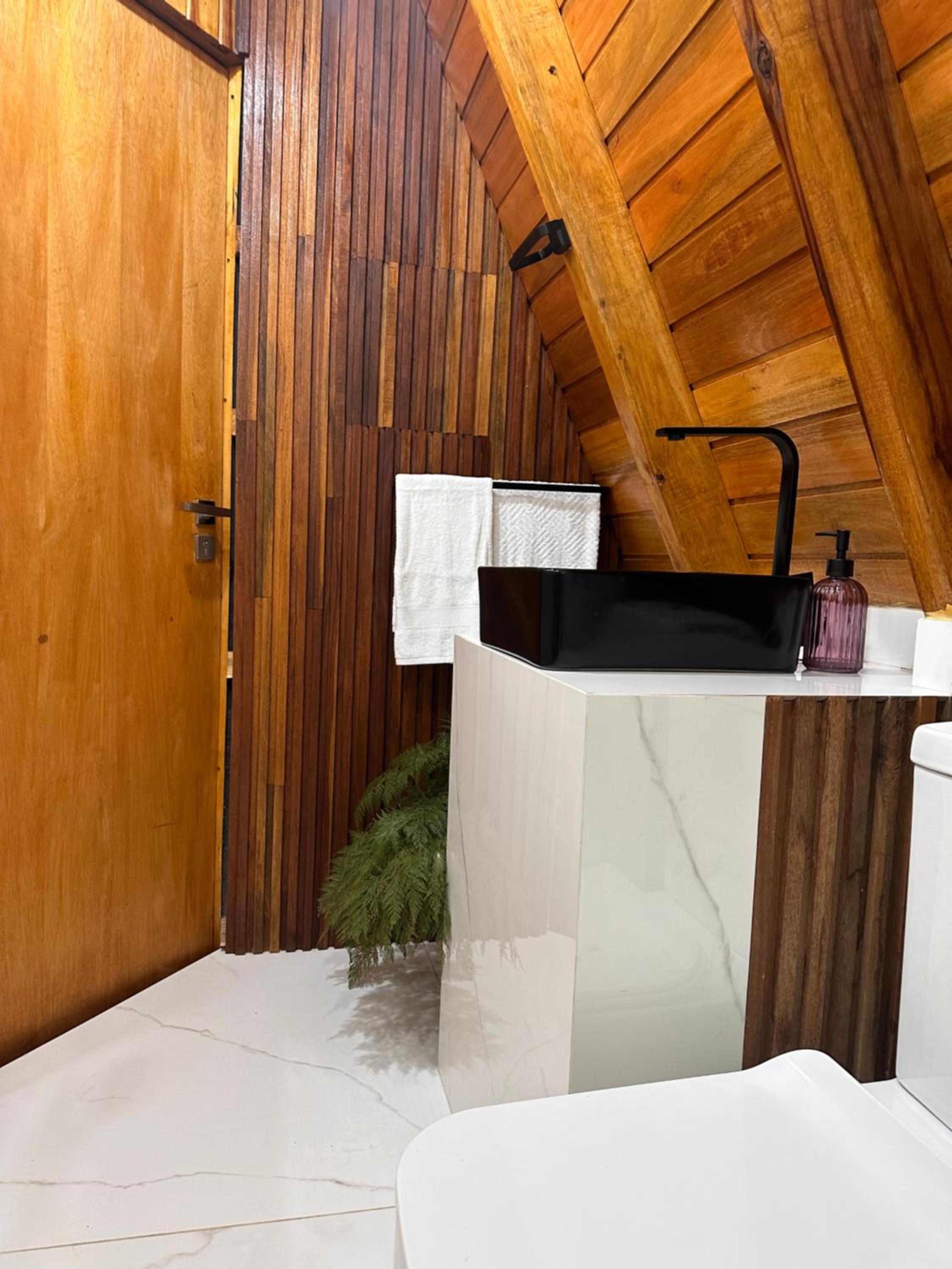 Chalé com Cachoeira