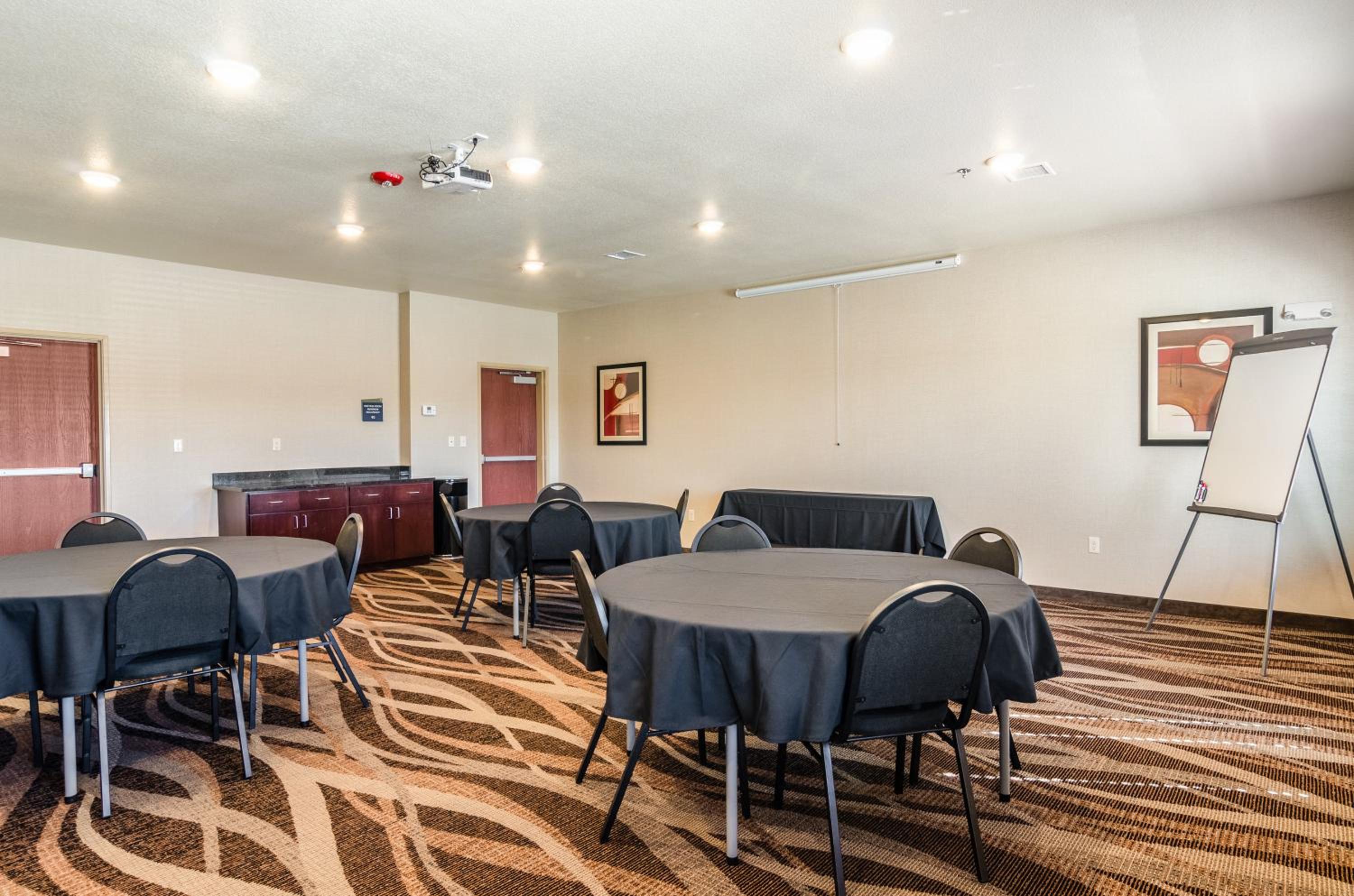 Cobblestone Inn & Suites - Julesburg view 3