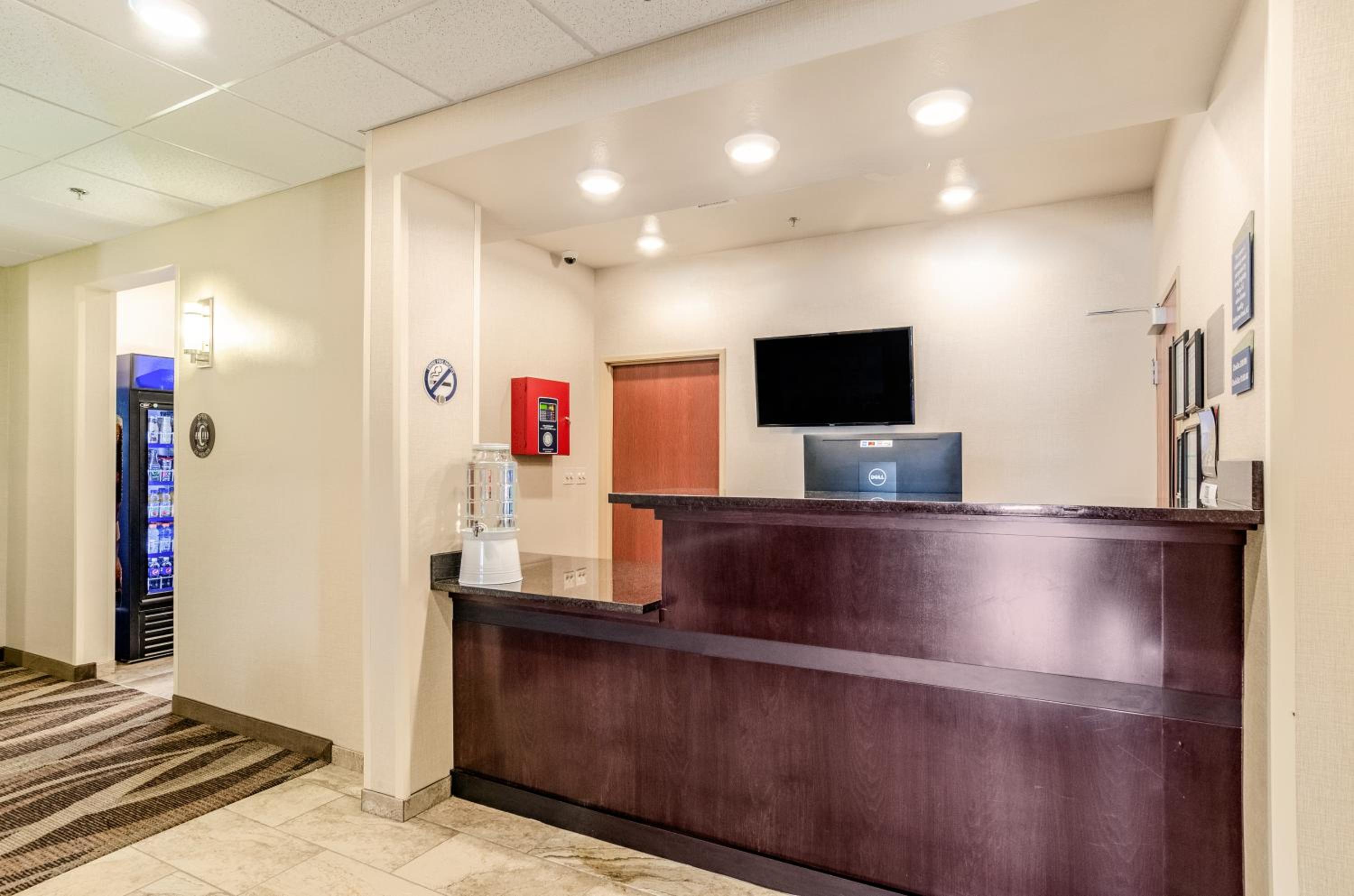 Cobblestone Inn & Suites - Julesburg view 5
