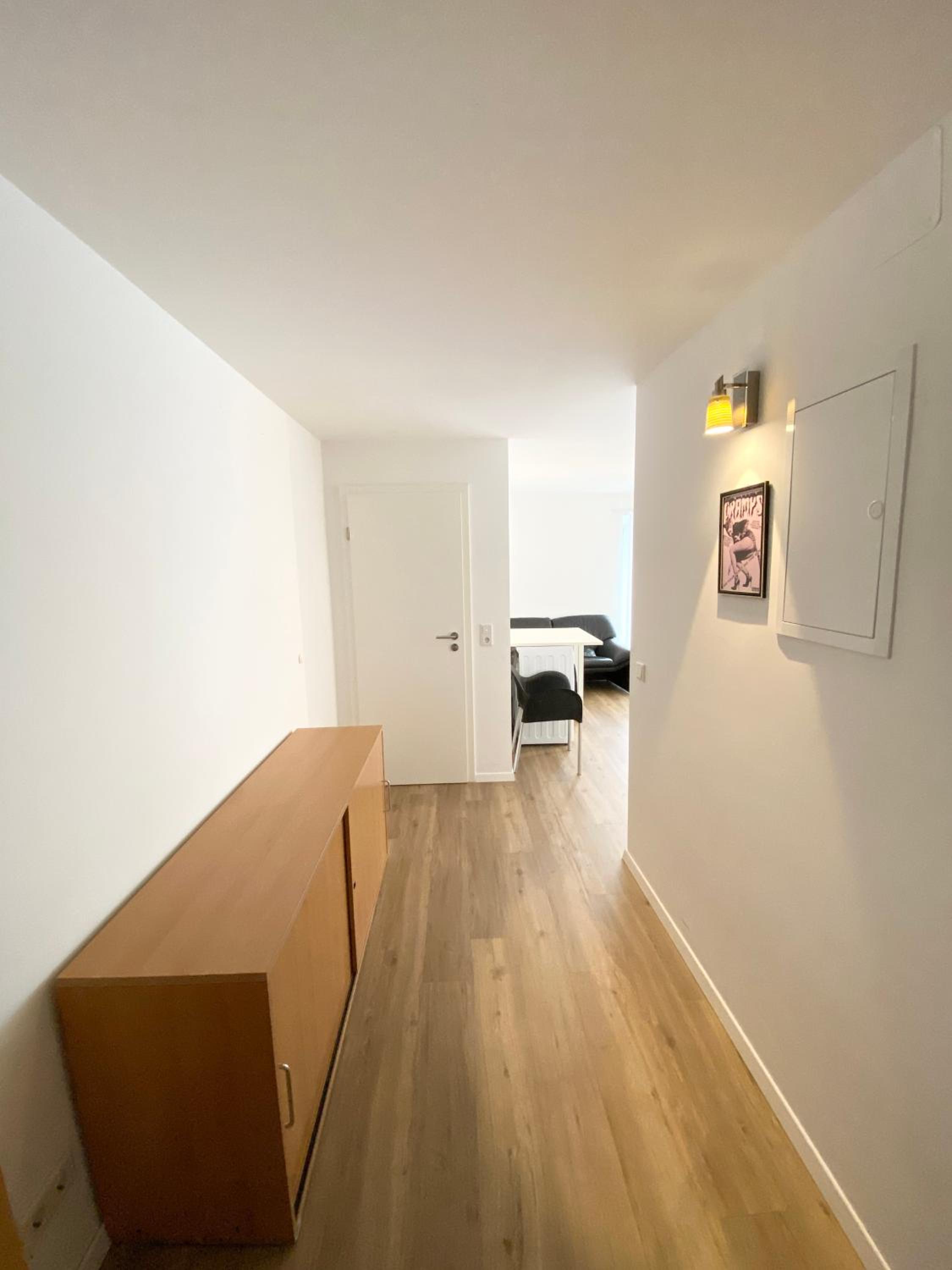 Modern One Bedroom + Bathroom Apartment, 10 min from Basel City