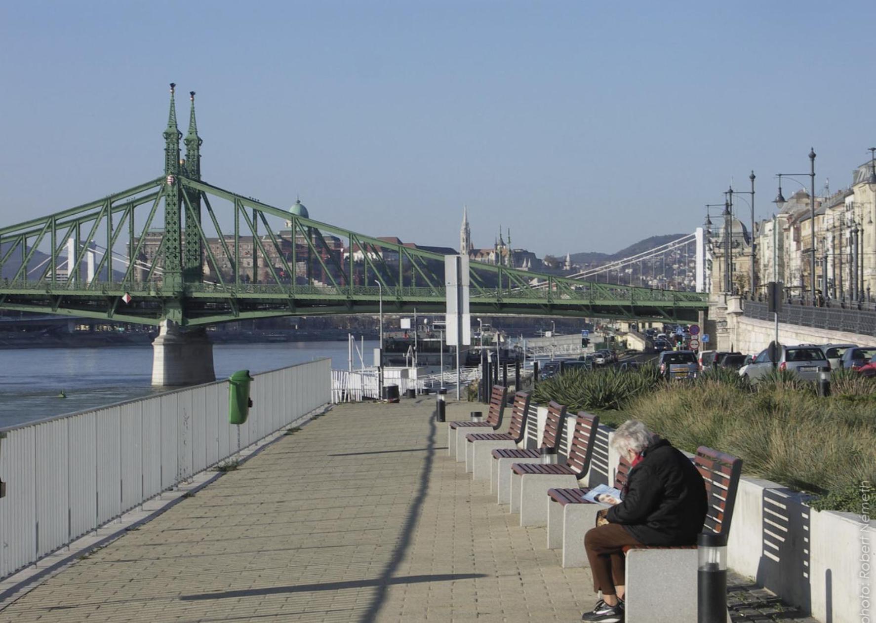 BudapeStayz - Lónyay Studios view 2