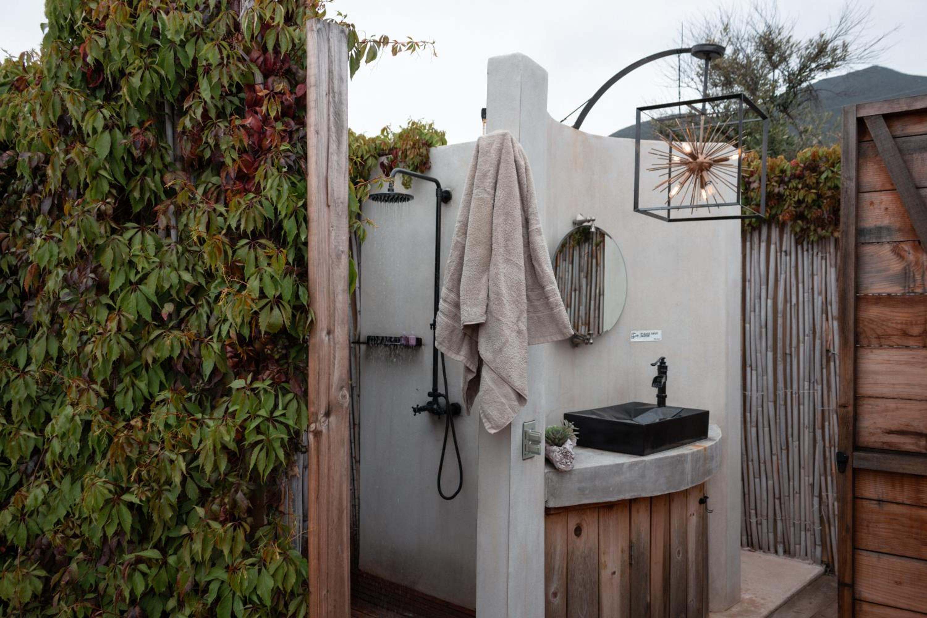 Ensenada Vacations - Glamping Valle de Guadalupe with Private Bathrooms by YUMA Resort - Property Image 4