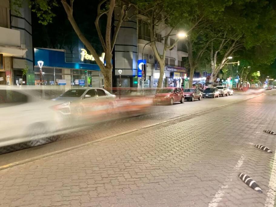 Hermoso y cómodo Dpto. Microcentro Mza c/ cochera