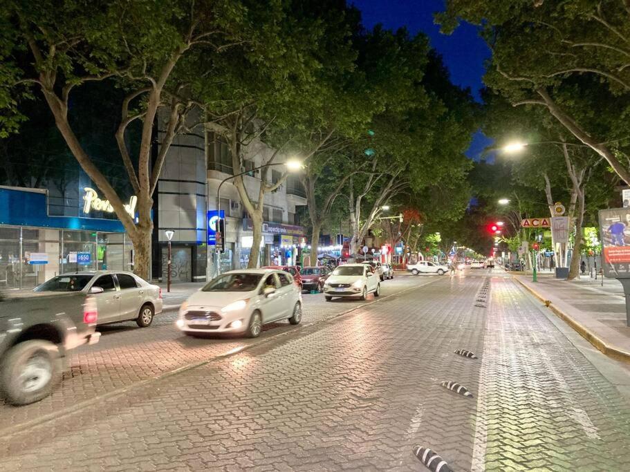 Hermoso y cómodo Dpto. Microcentro Mza c/ cochera