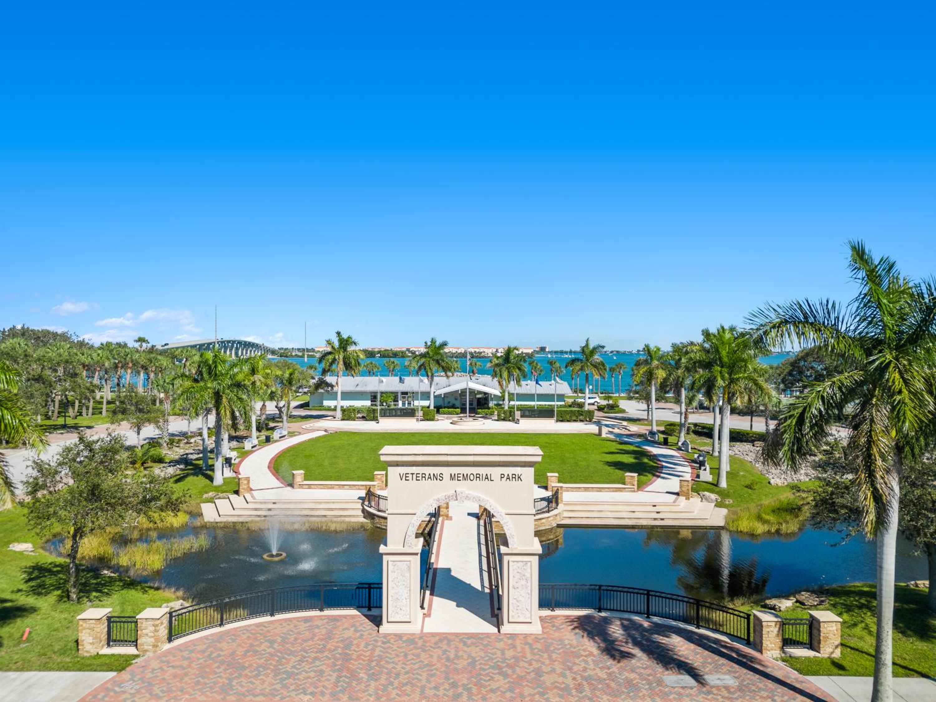 3/2 Close to Beach Pet Friendly view 5