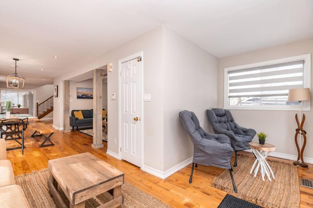 Cottage right across Lake Simcoe in Innisfil