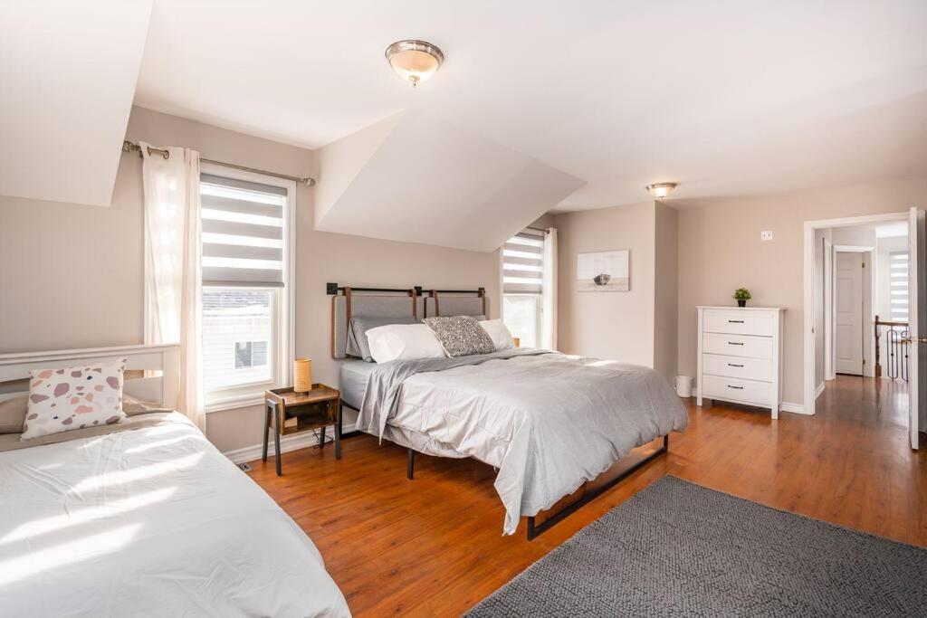 Cottage right across Lake Simcoe in Innisfil