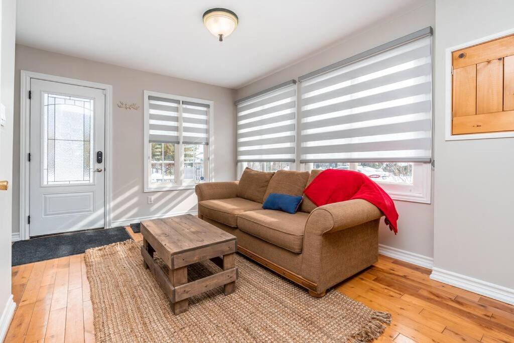 Cottage right across Lake Simcoe in Innisfil