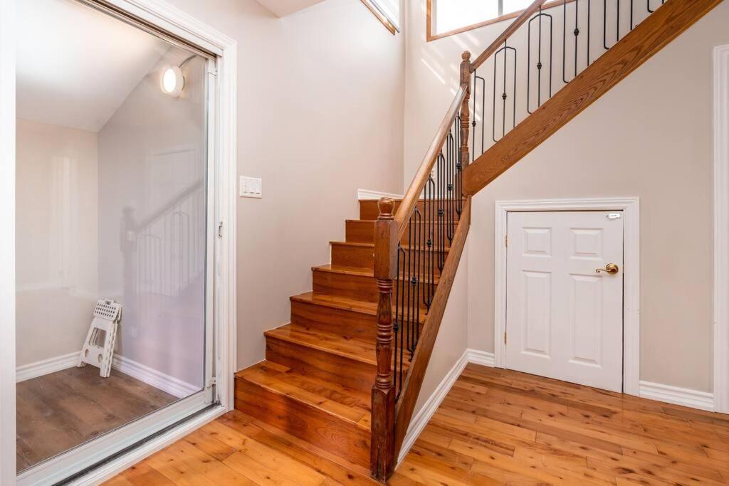 Cottage right across Lake Simcoe in Innisfil