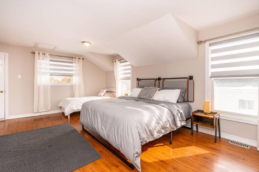 Cottage right across Lake Simcoe in Innisfil