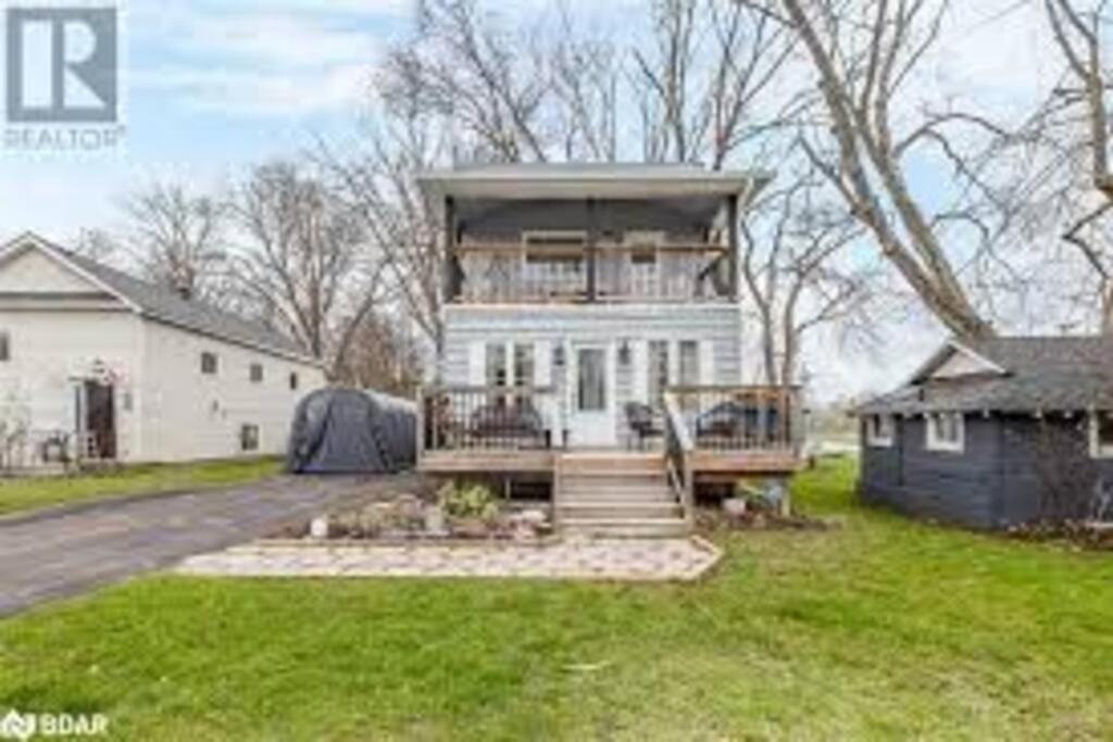 Cottage right across Lake Simcoe in Innisfil
